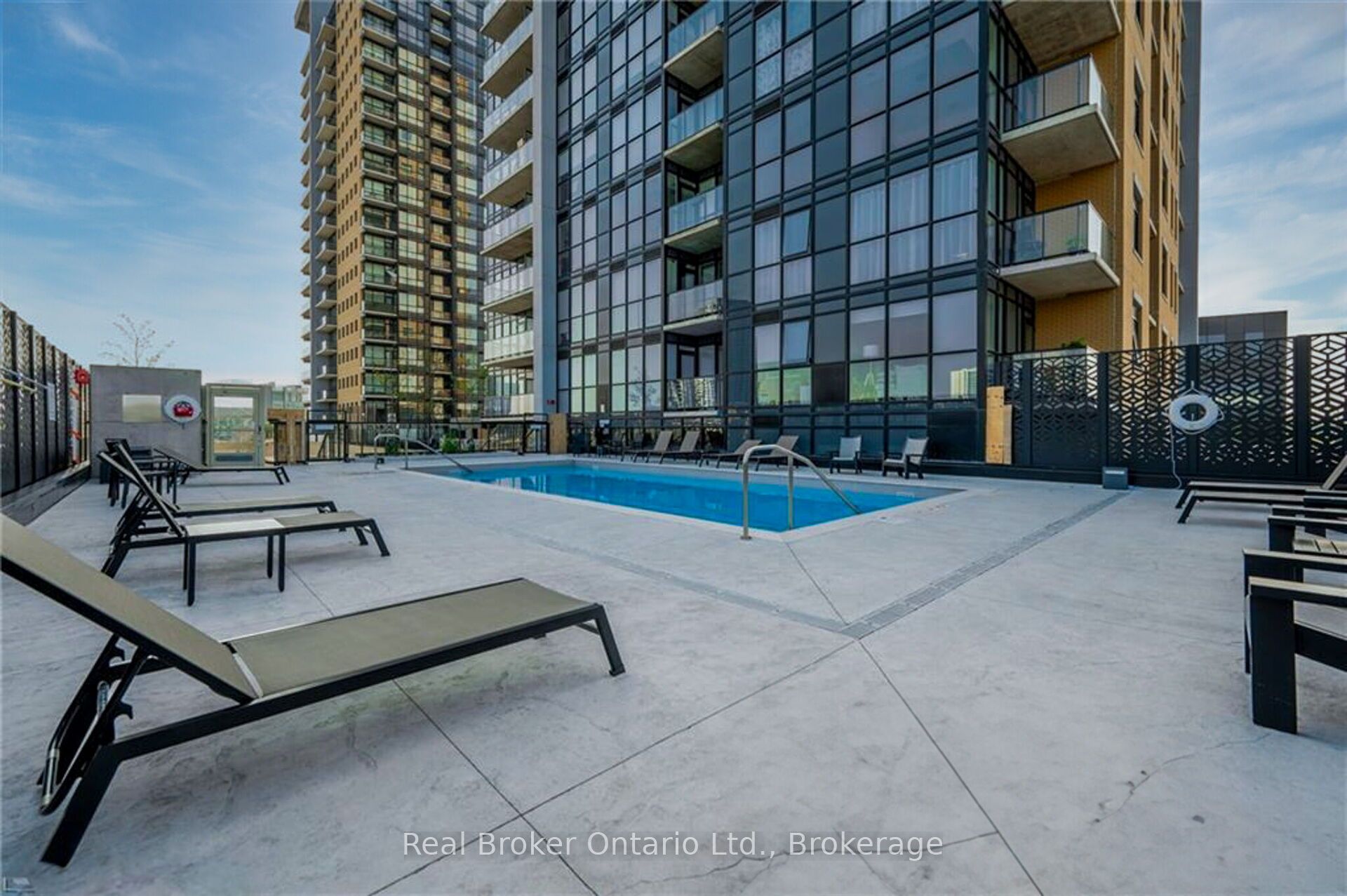 108 Garment Street 904 Property Photo 32