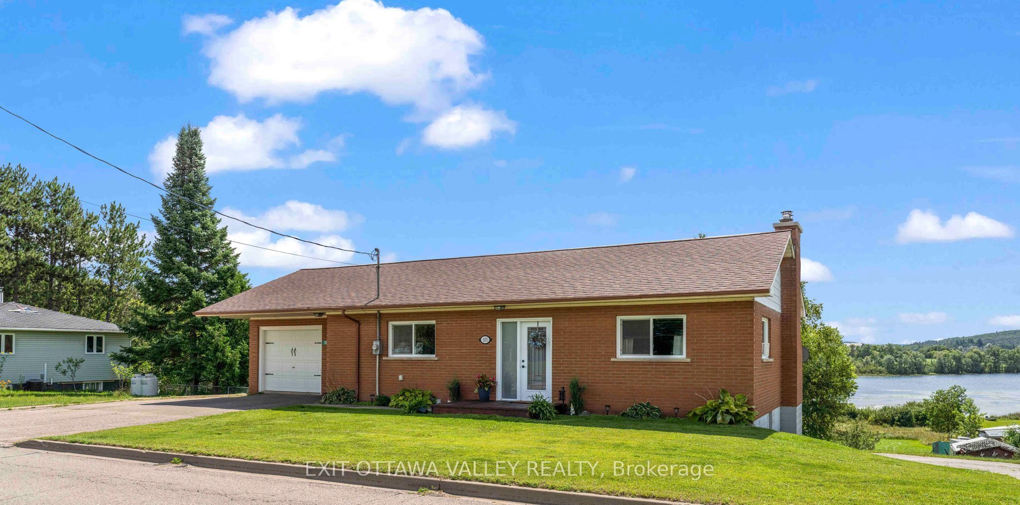 101 Siberia Road Property Photo 1
