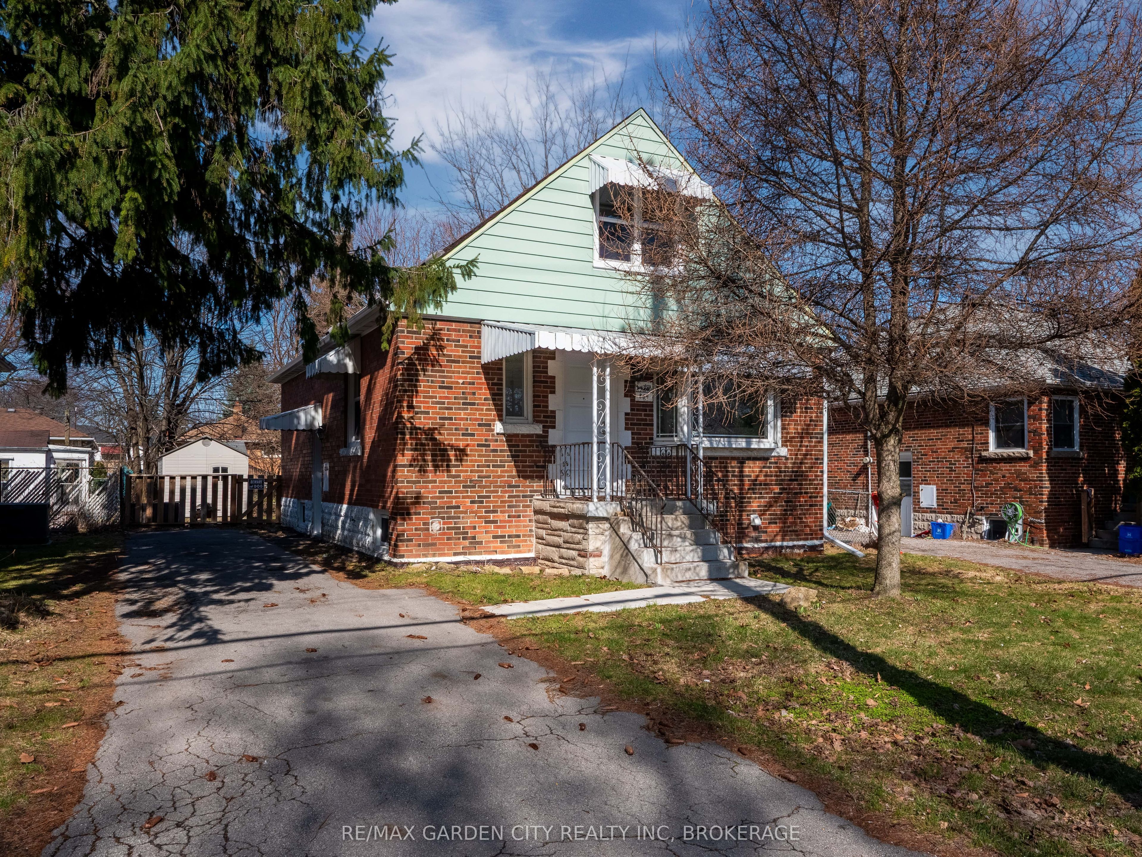 864 Garth Street Property Photo 1