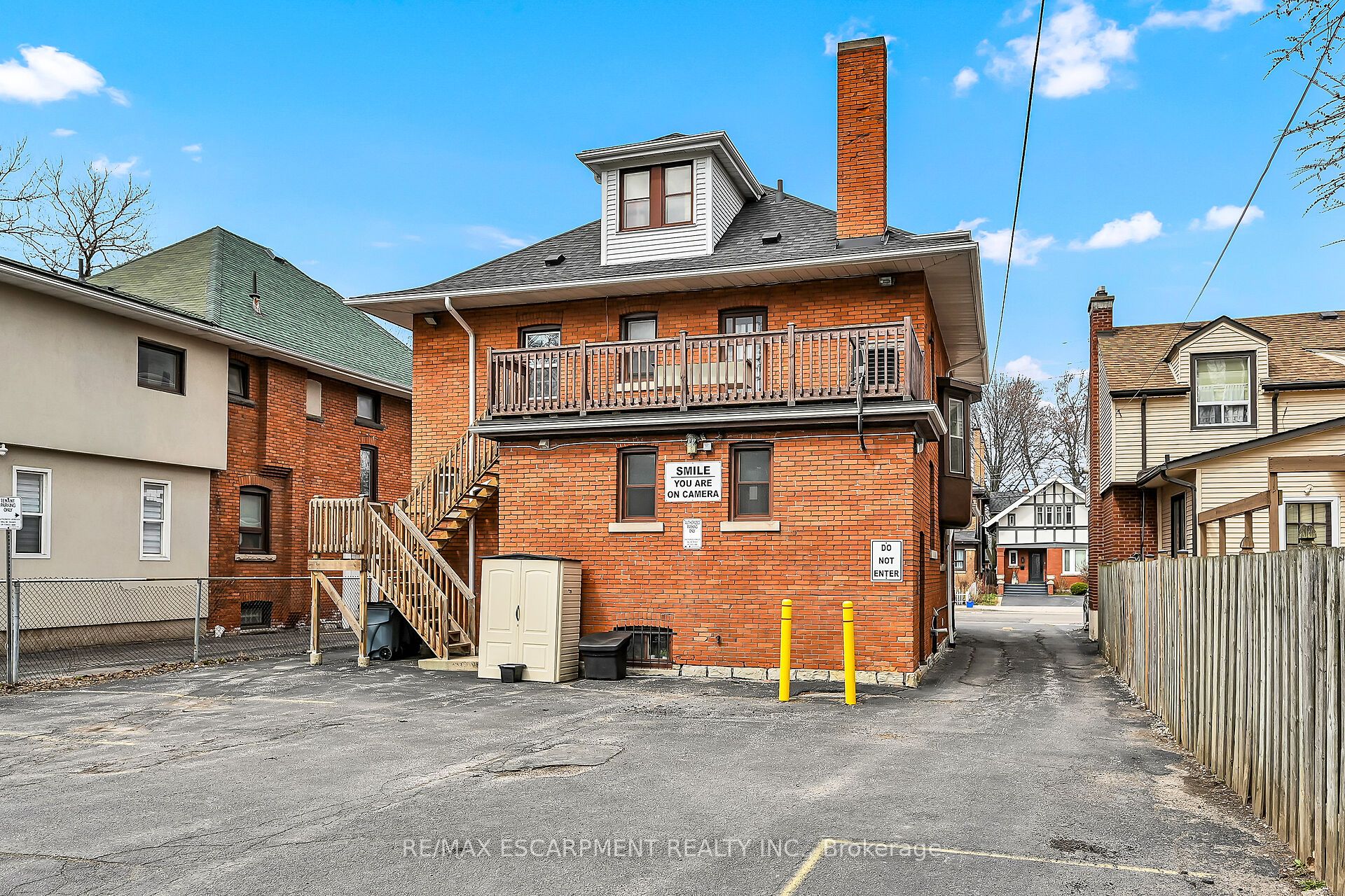 866 Main St E Property Photo 15