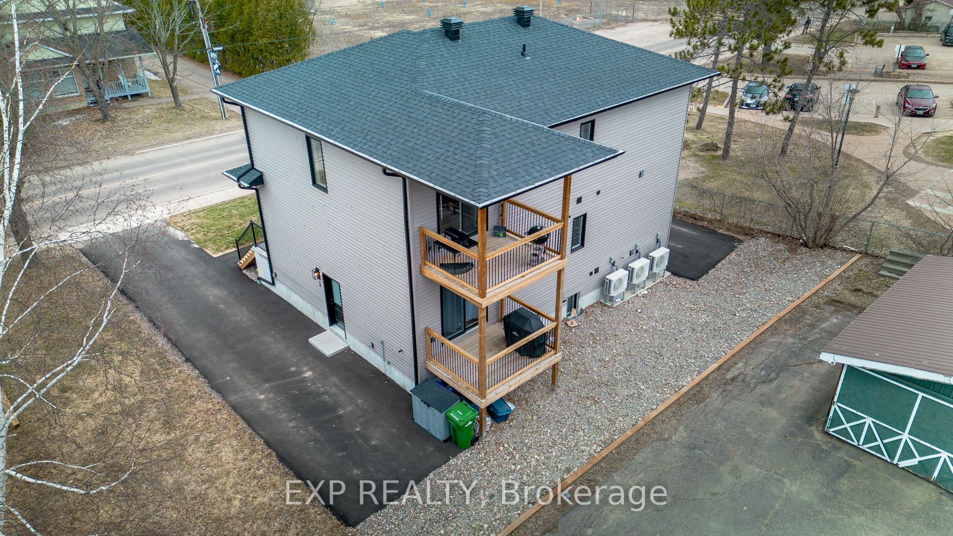 587 River Rd Property Photo 7