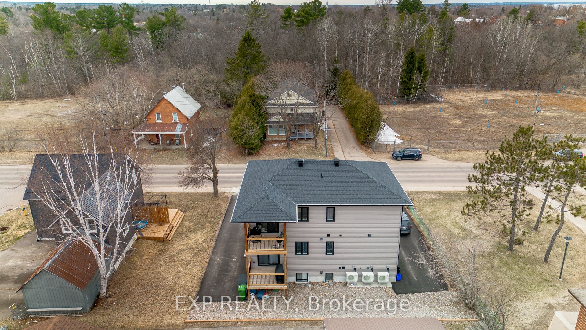 587 River Rd Property Photo 9