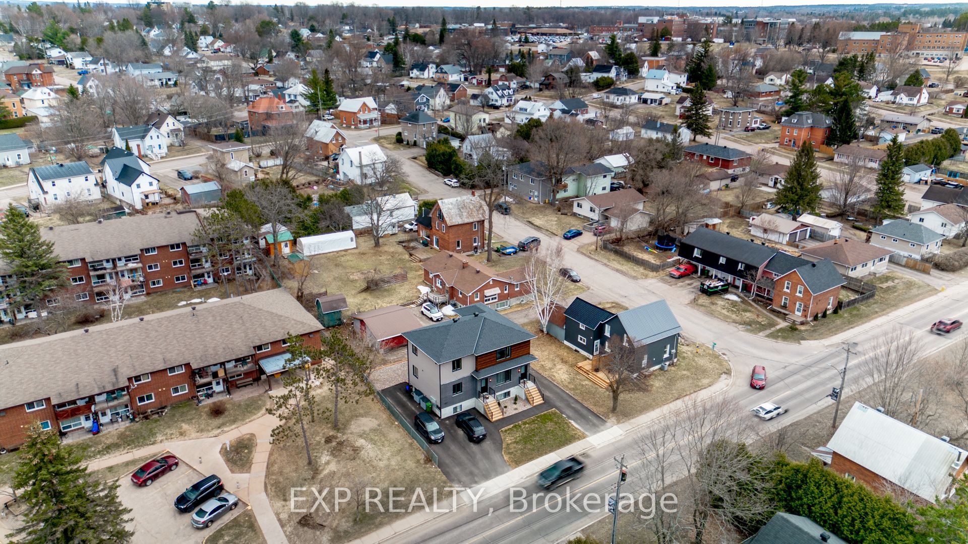 587 River Rd Property Photo 10