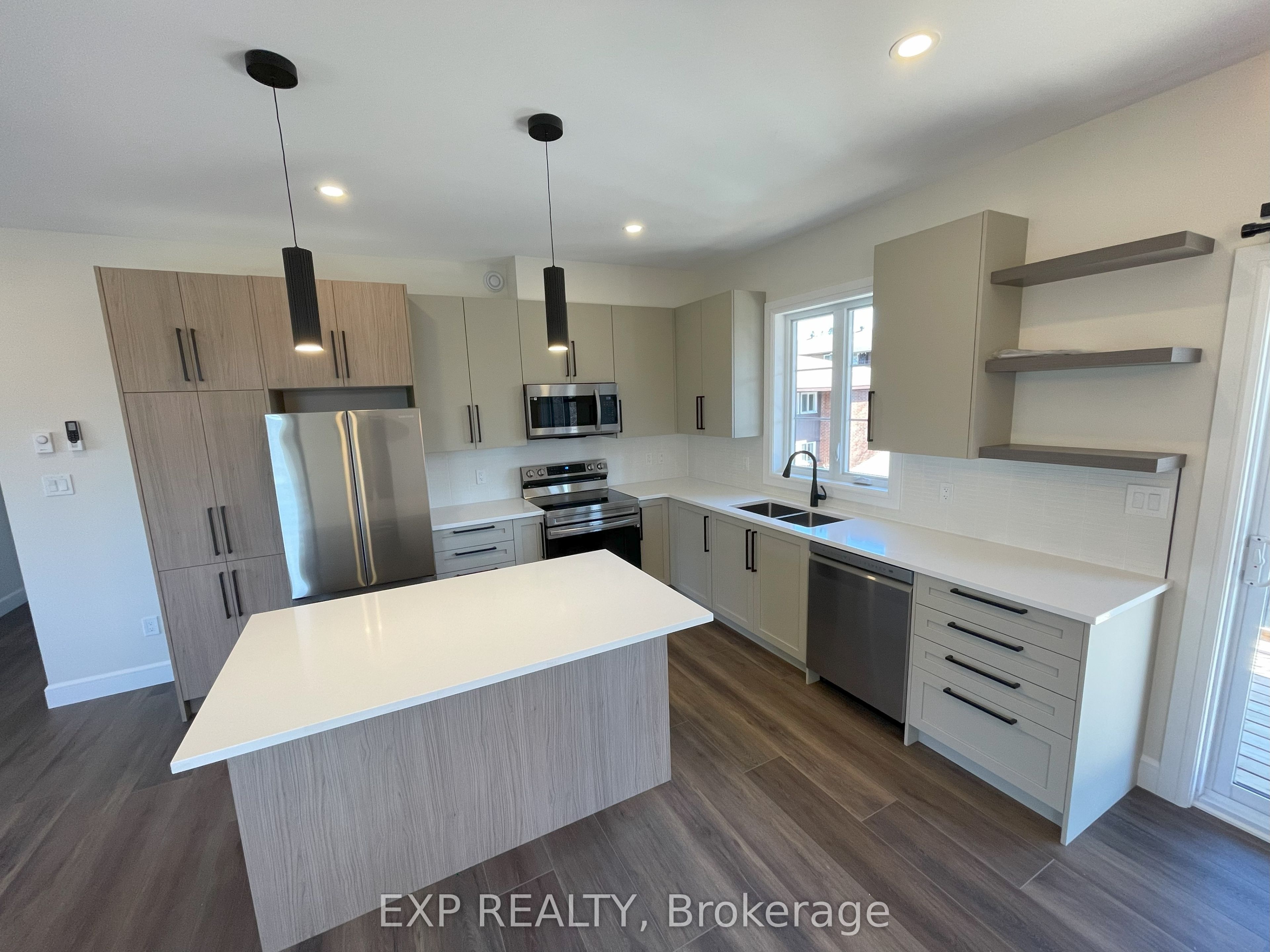 587 River Rd Property Photo 13