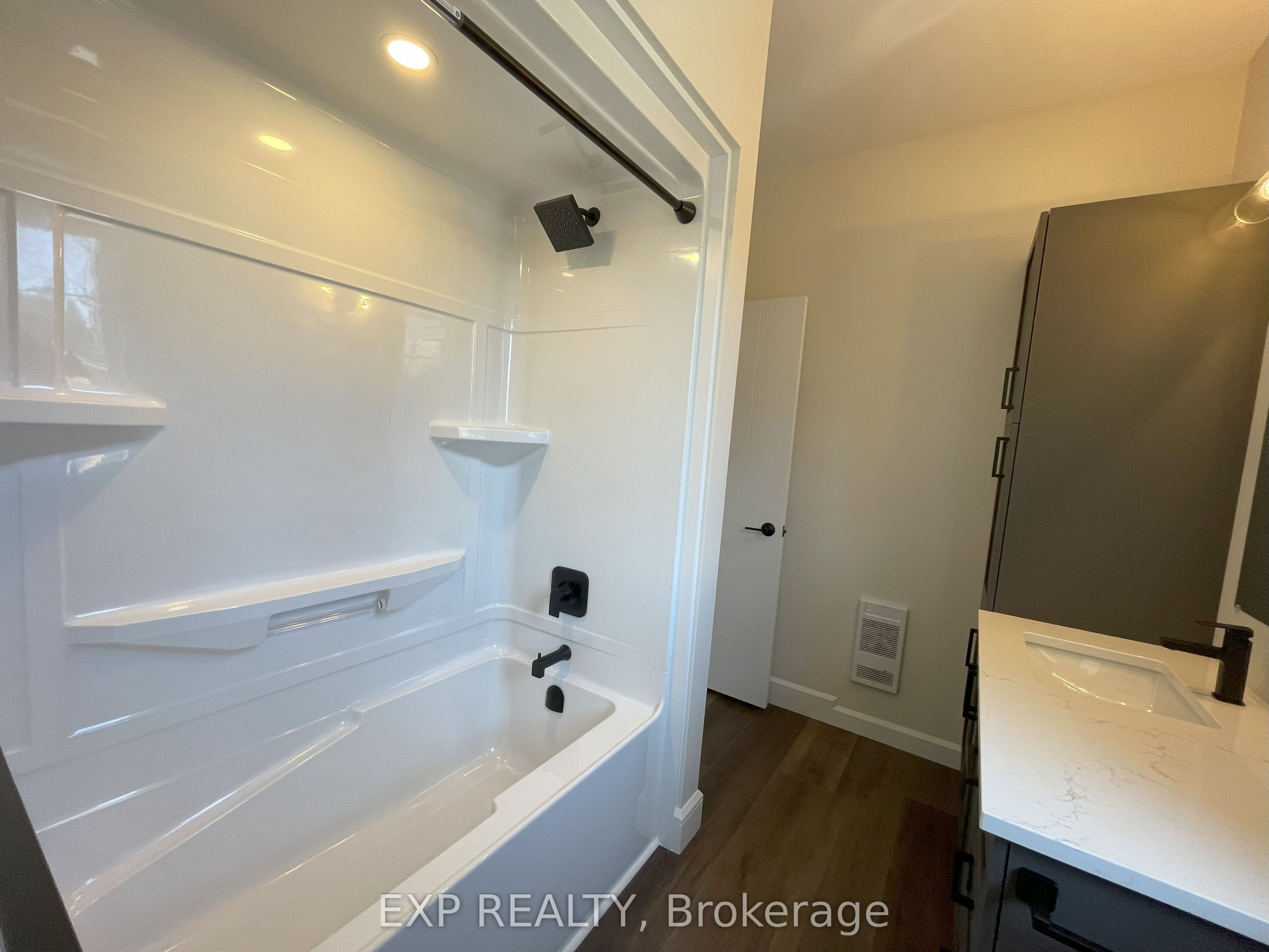 587 River Rd Property Photo 17
