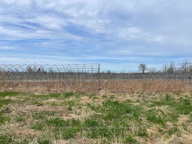 1834 10th Line Property Photo 3
