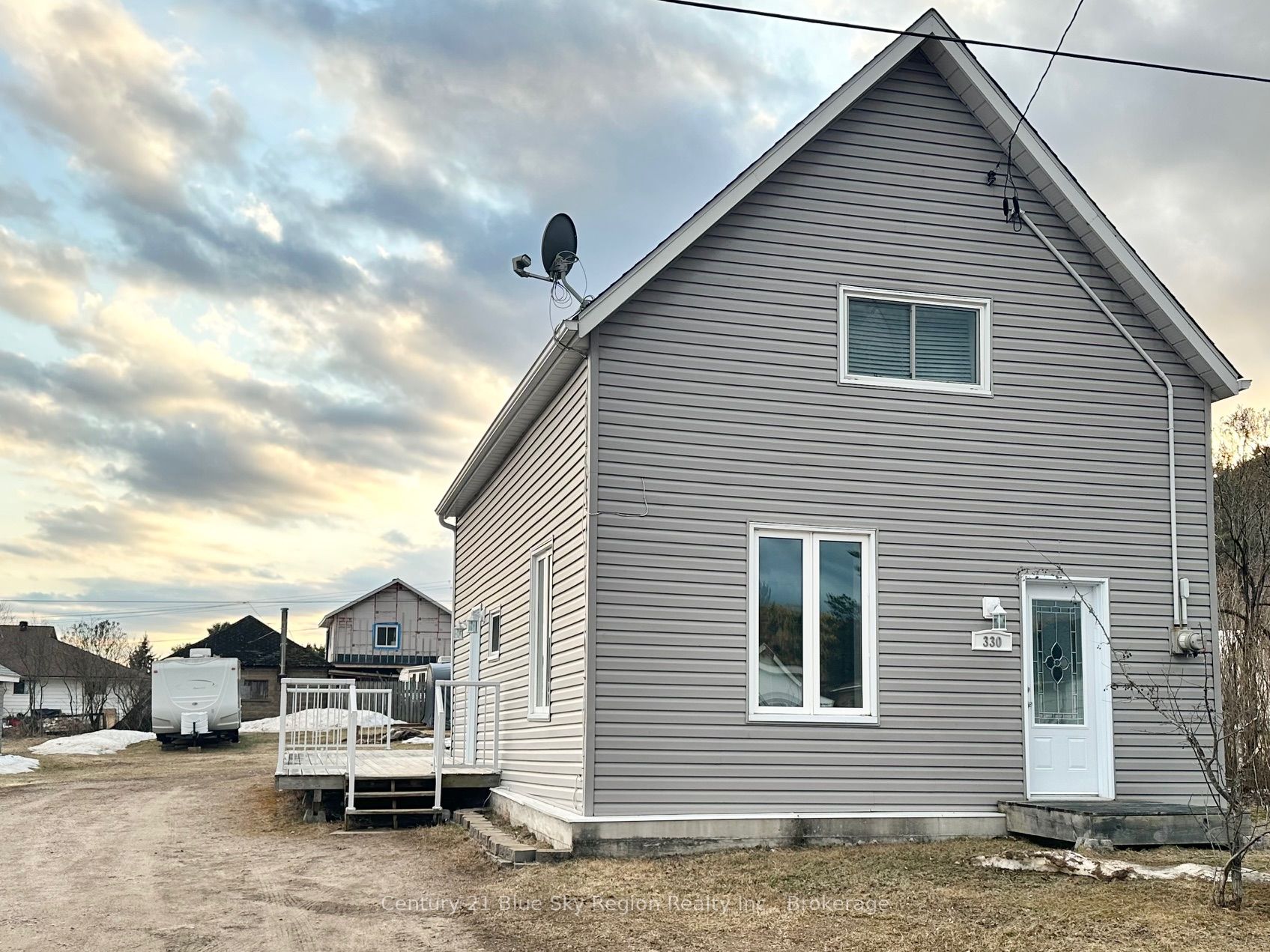 330 4th Street Property Photo