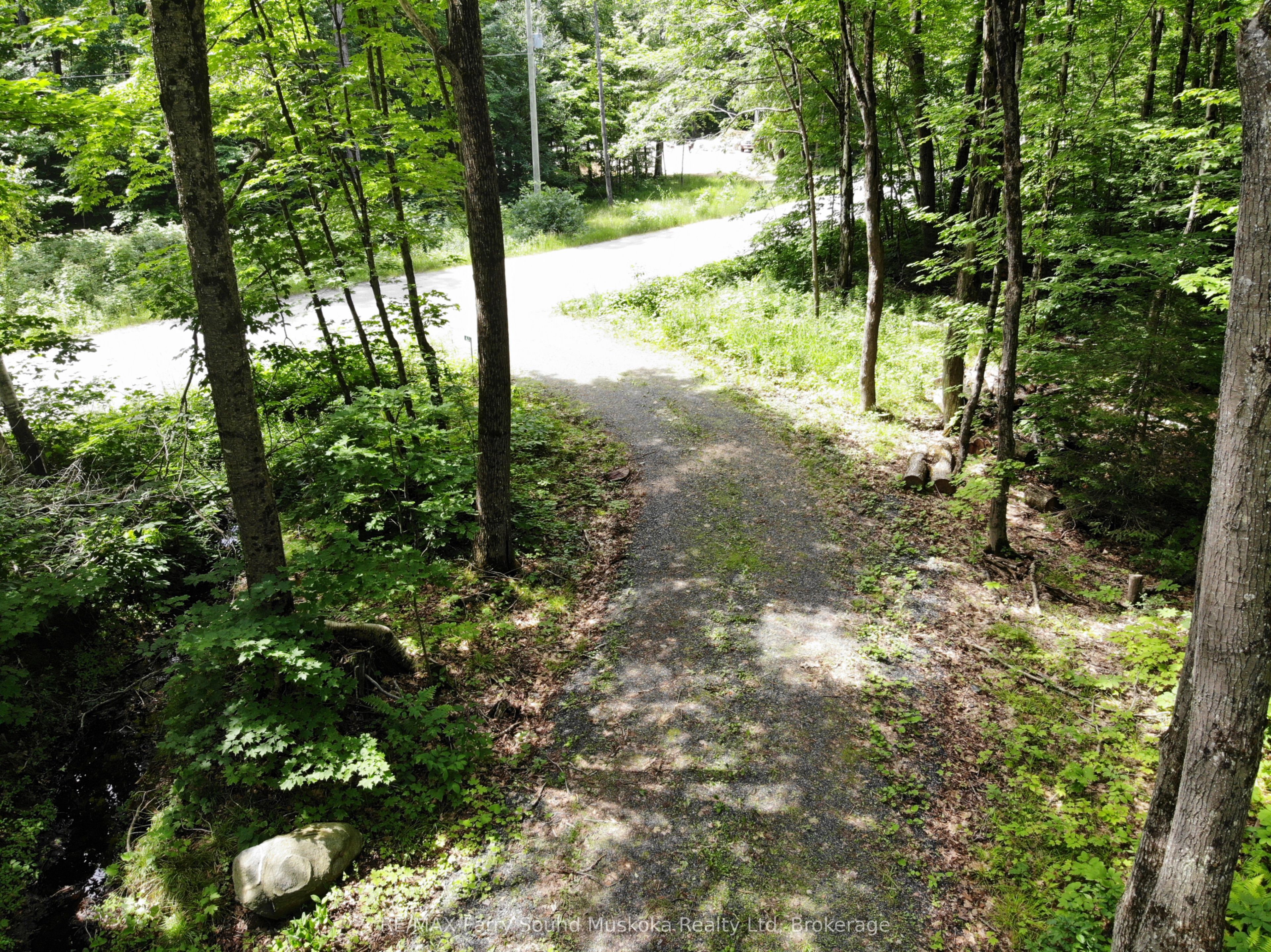 63 N Sandy Plains Rd Property Photo 2