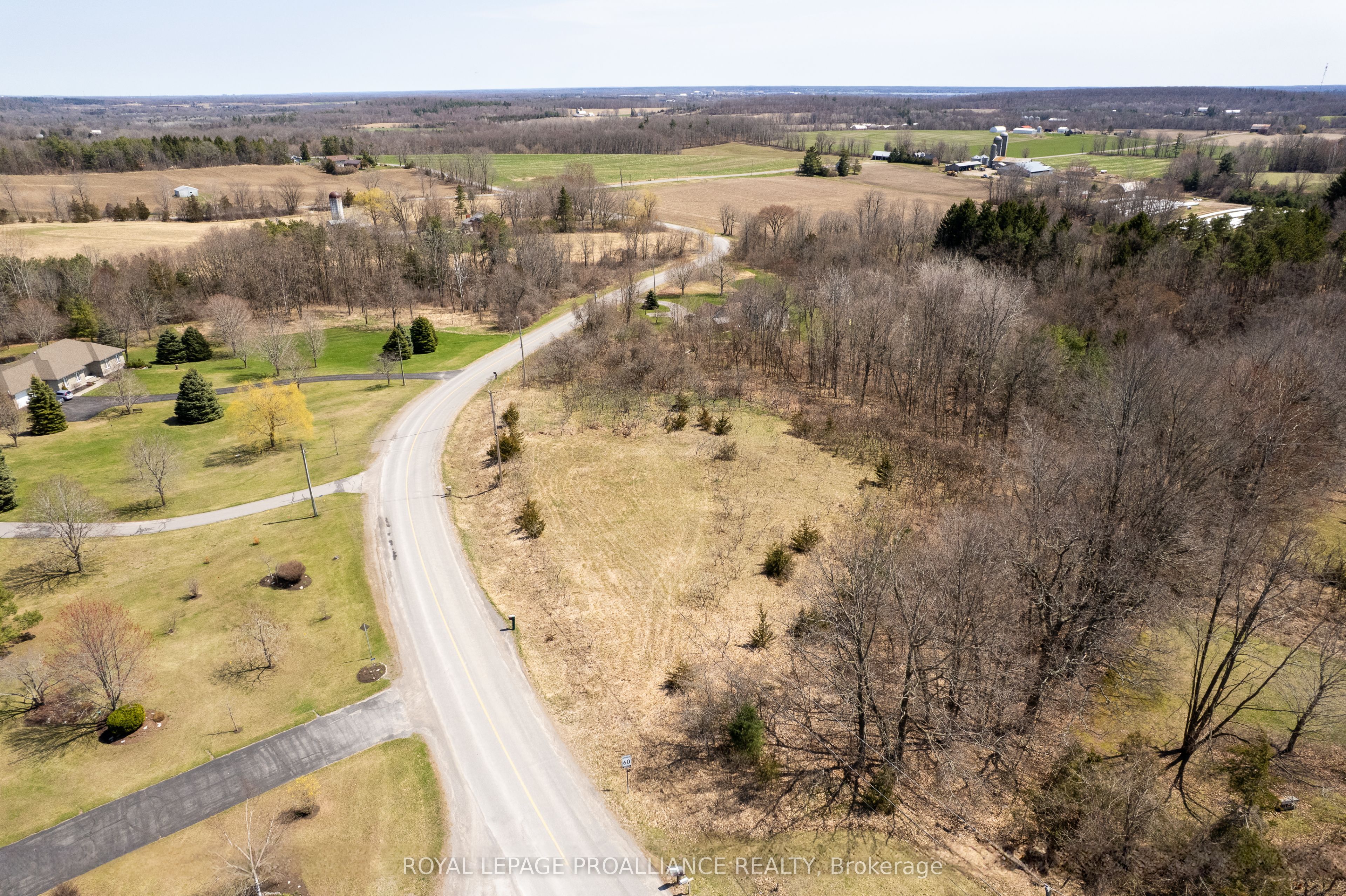 517 Downs Road Property Photo 3