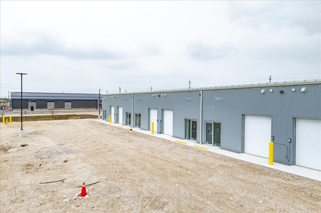 595 1st Street Property Photo 16