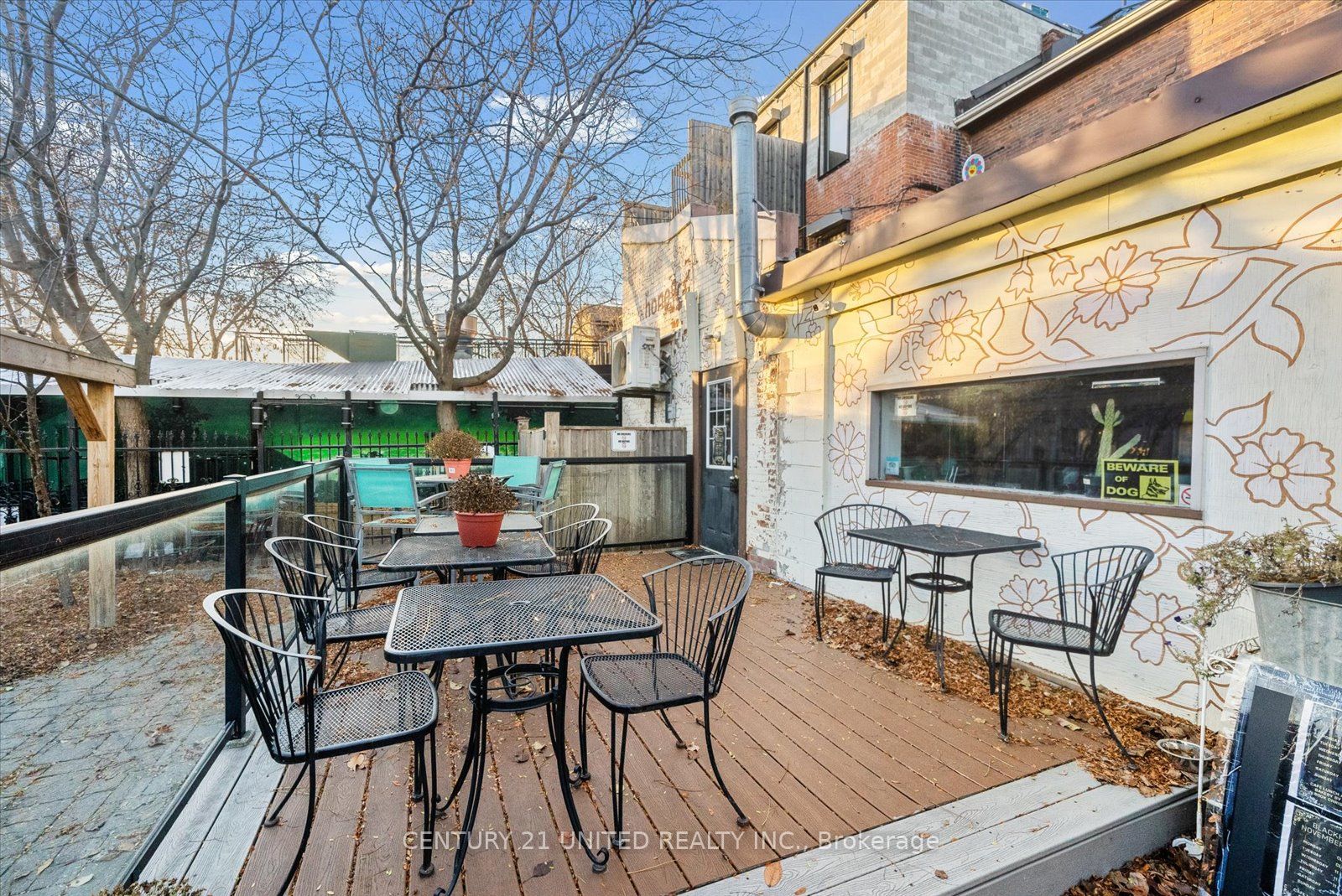 220 Hunter St E Property Photo 35