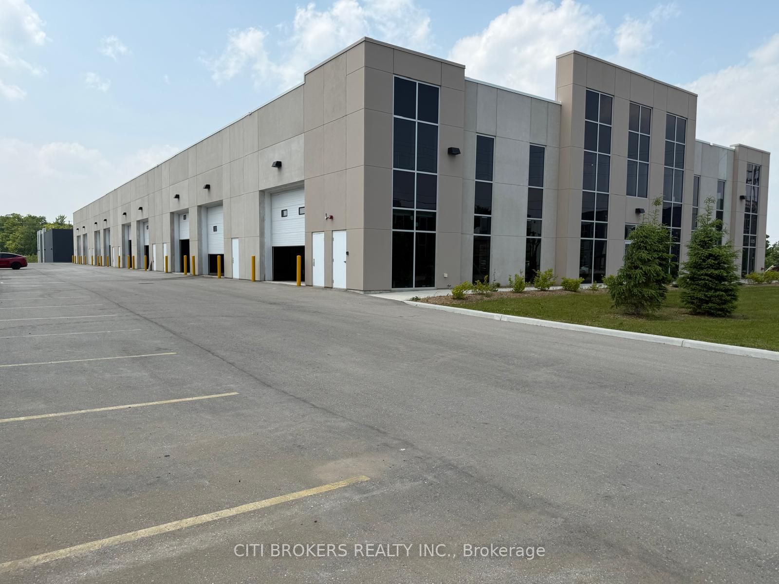 125 Goddard Crescent 7-8-9 Property Photo 3