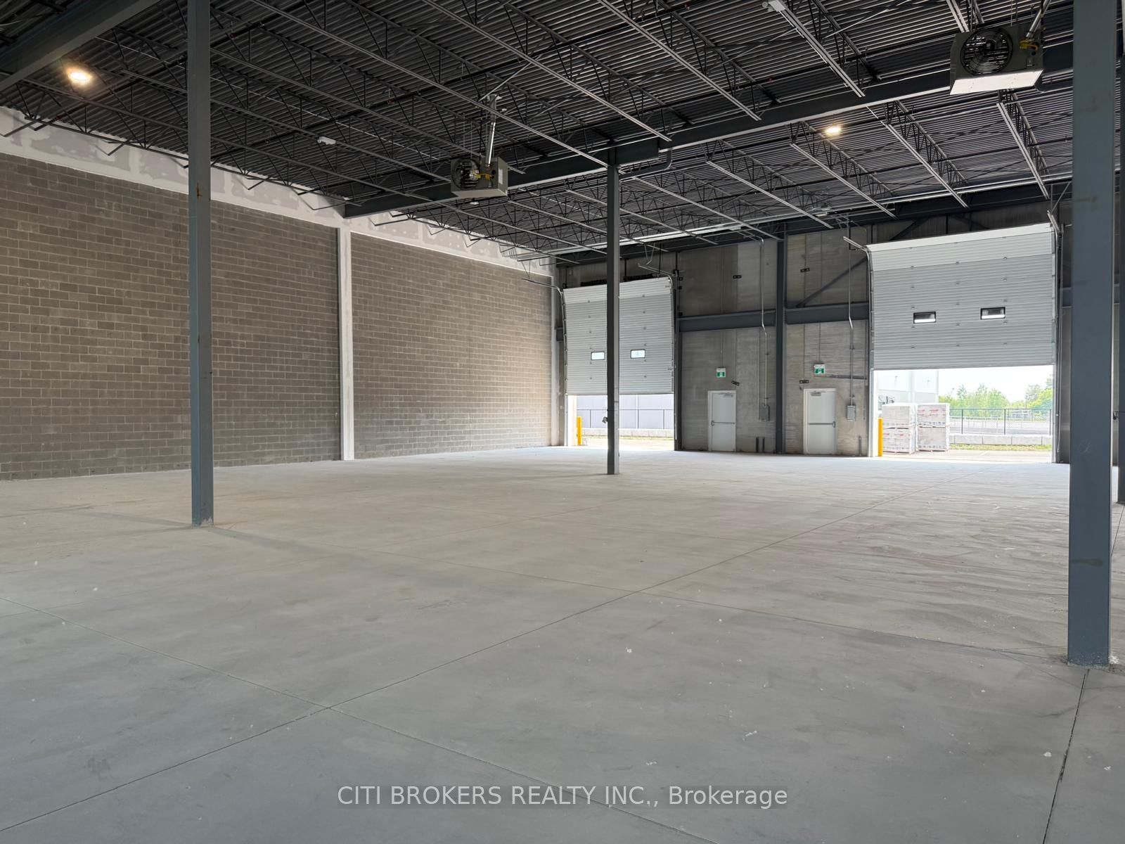 125 Goddard Crescent 7-8-9 Property Photo 5