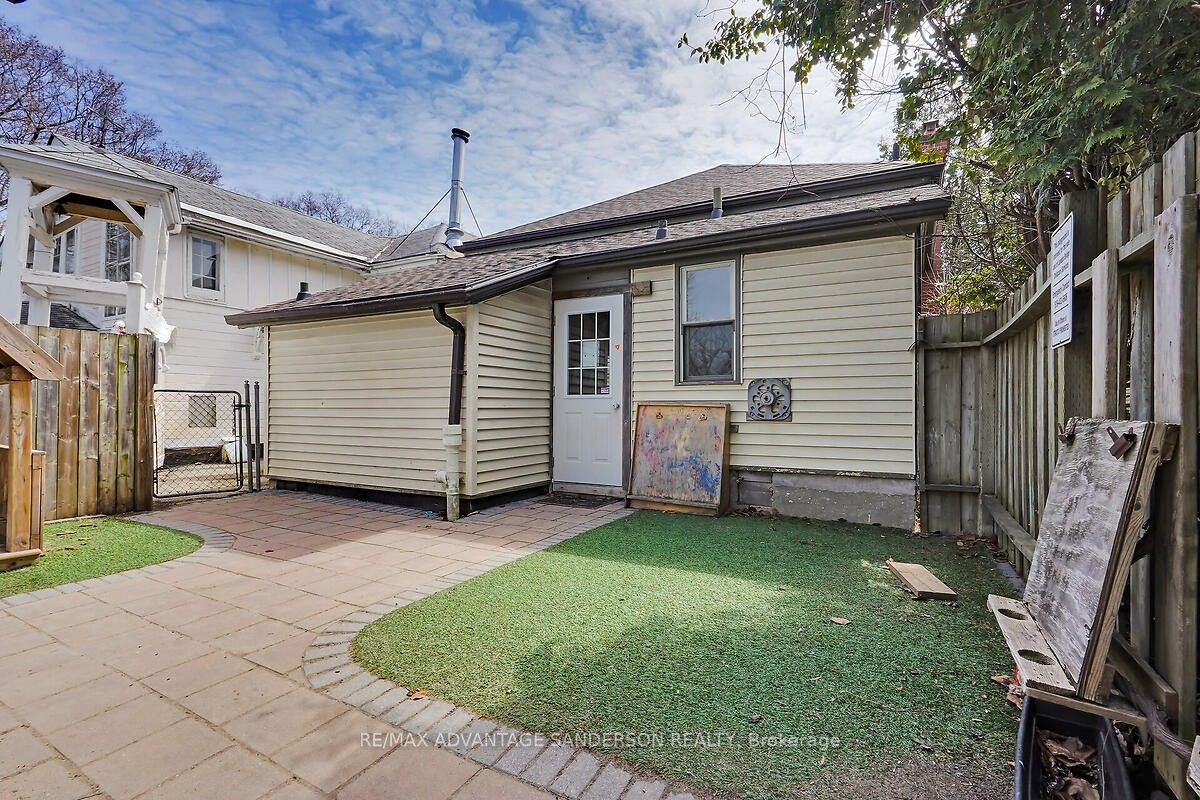 318 Piccadilly Street Property Photo 11