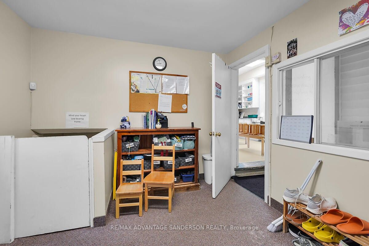 318 Piccadilly Street Property Photo 32