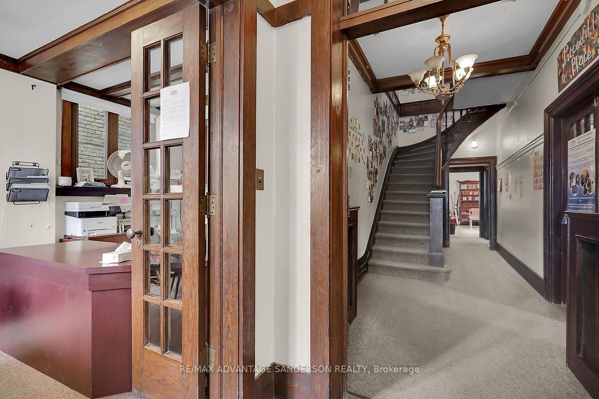 282 Piccadilly Street Property Photo 13
