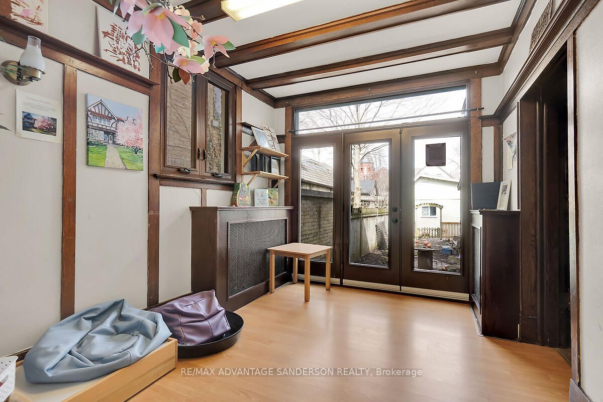 282 Piccadilly Street Property Photo 22