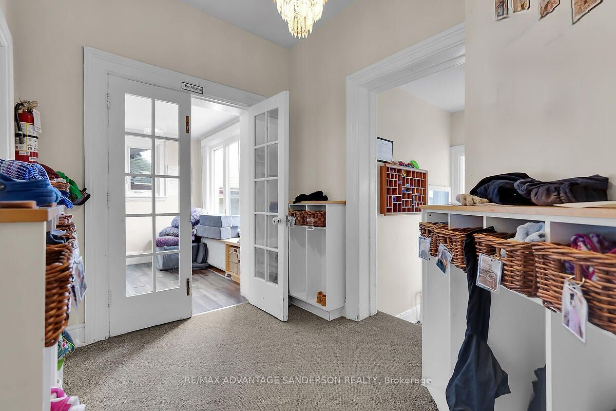 282 Piccadilly Street Property Photo 29