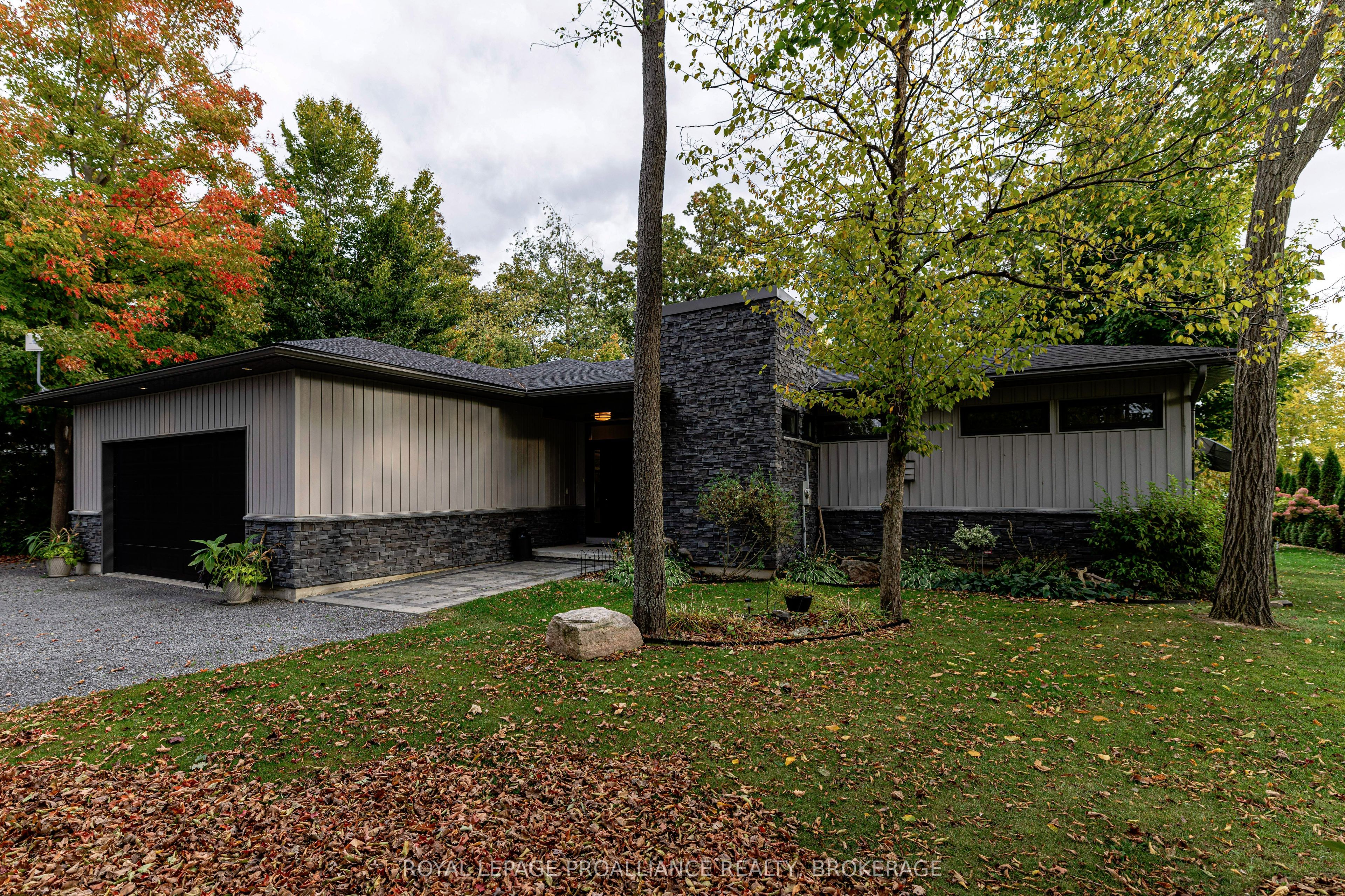 51 Applewood Cove Drive Property Photo 2