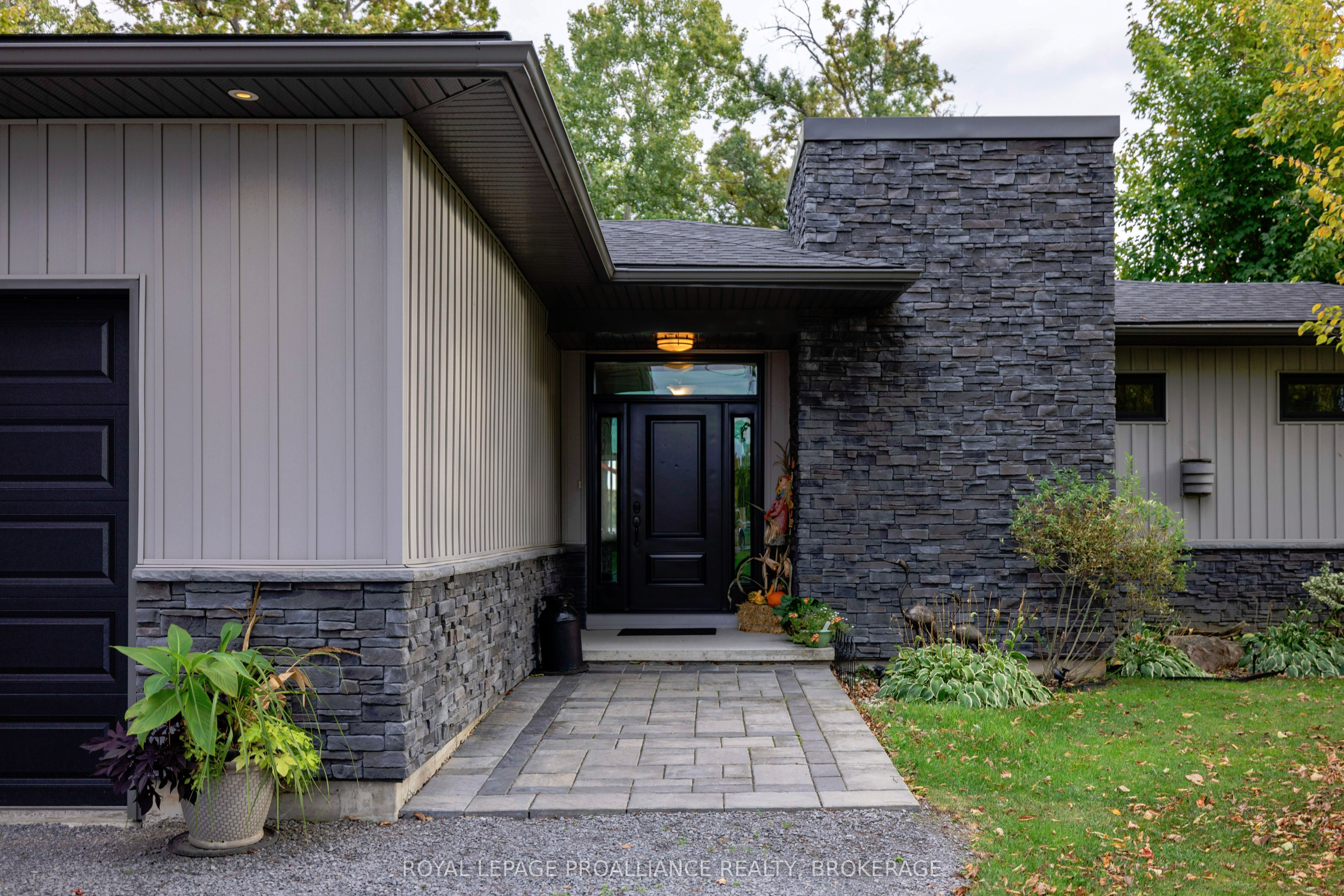 51 Applewood Cove Drive Property Photo 3