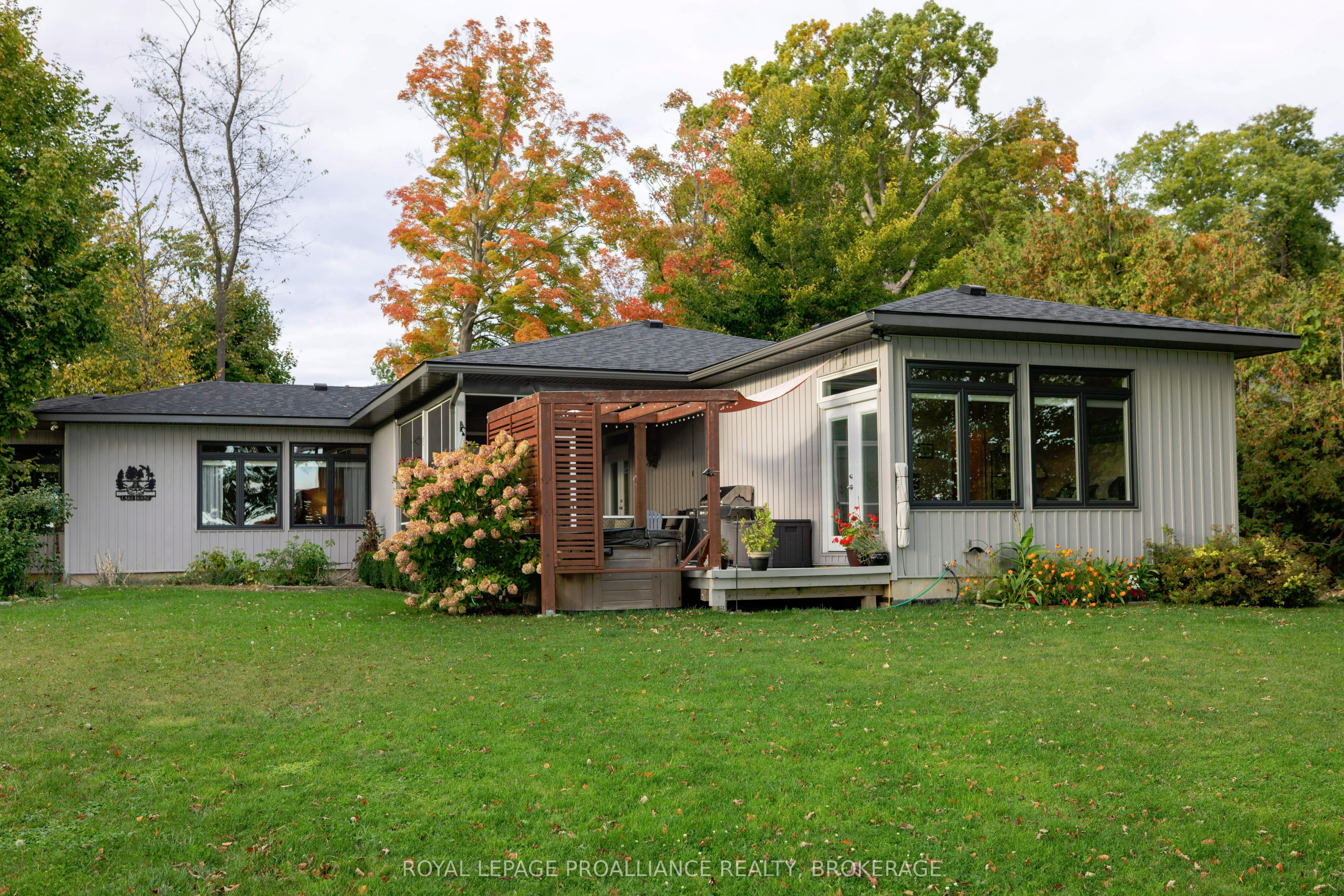 51 Applewood Cove Drive Property Photo 32