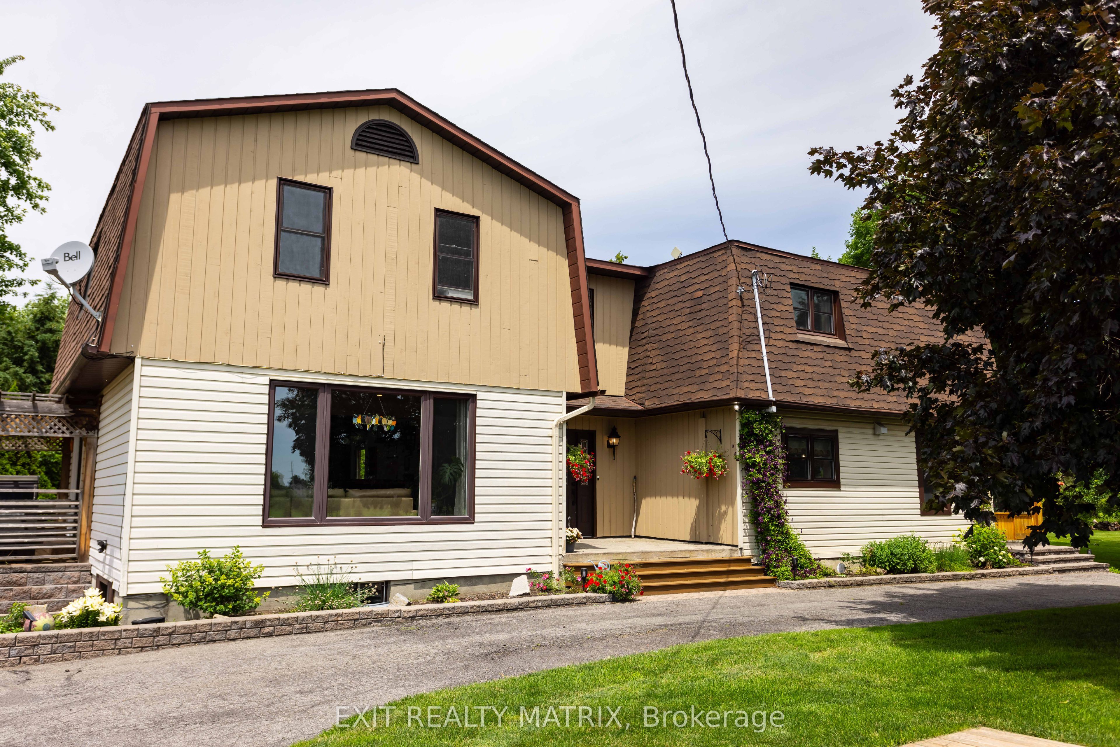 3172 8th Line Road Property Photo