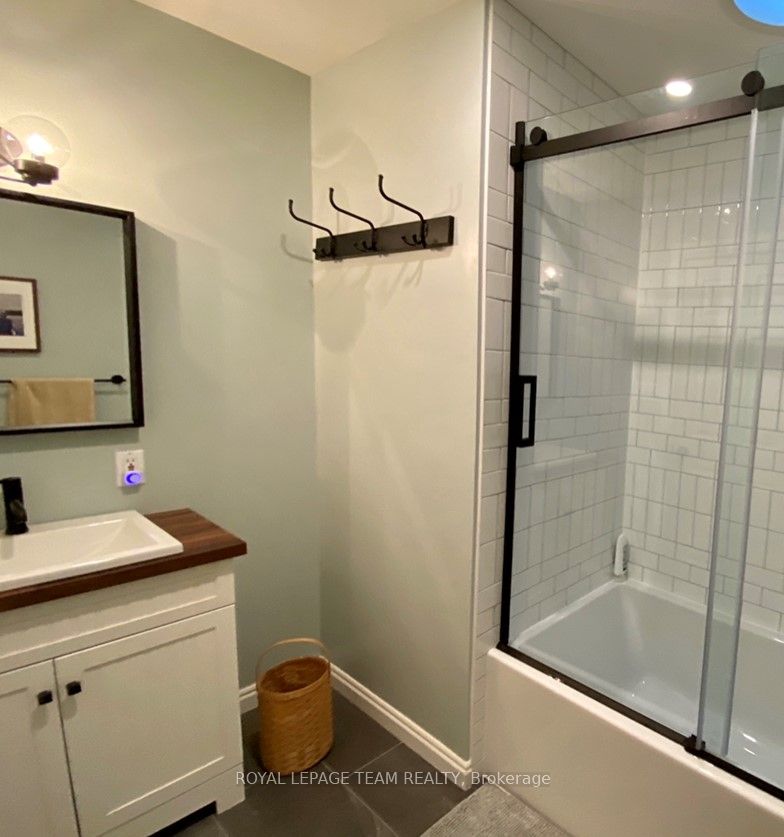 2087b Grindstone Lake Road N Property Photo 11