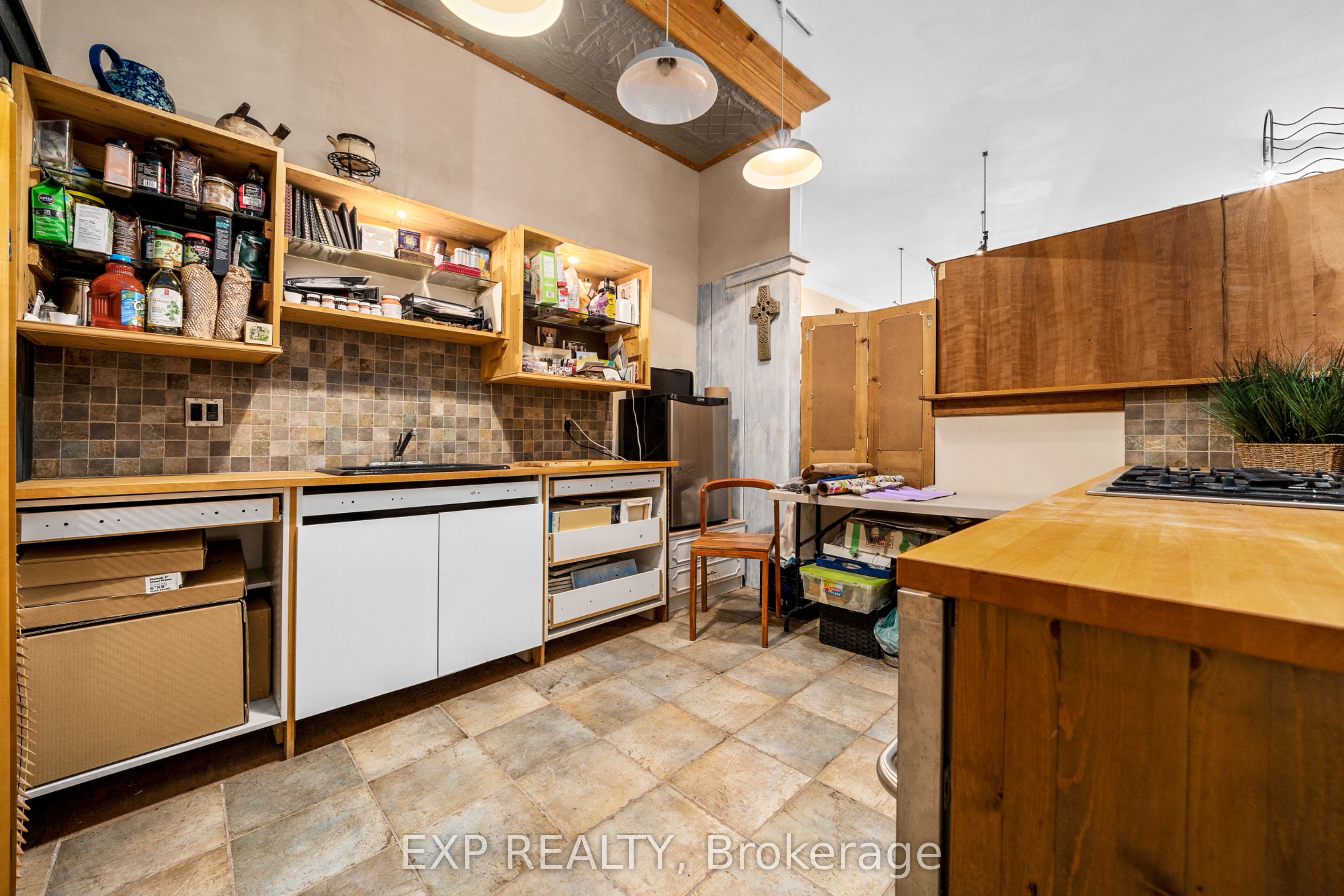 395 Front Street Property Photo 10