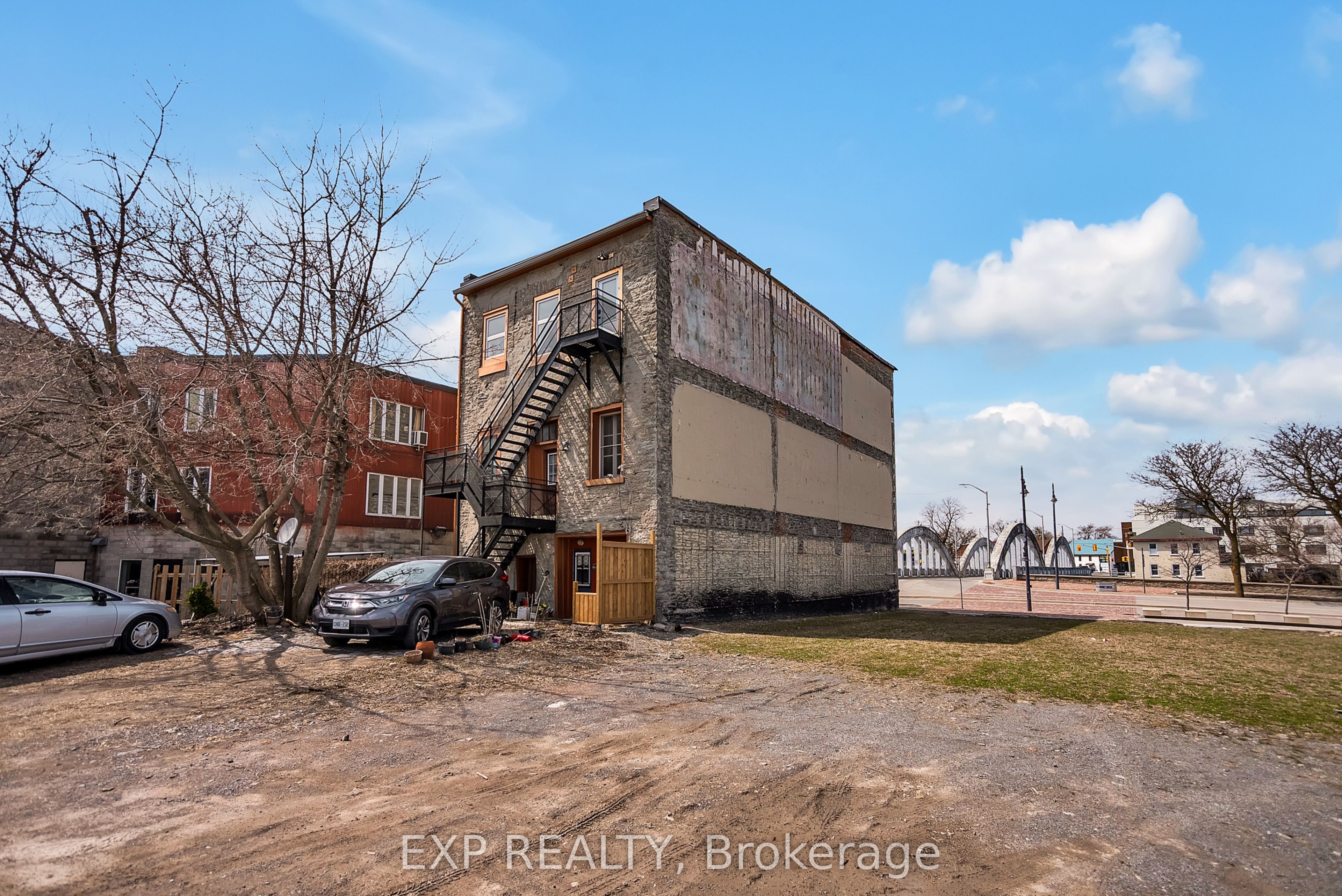 395 Front Street Property Photo 16