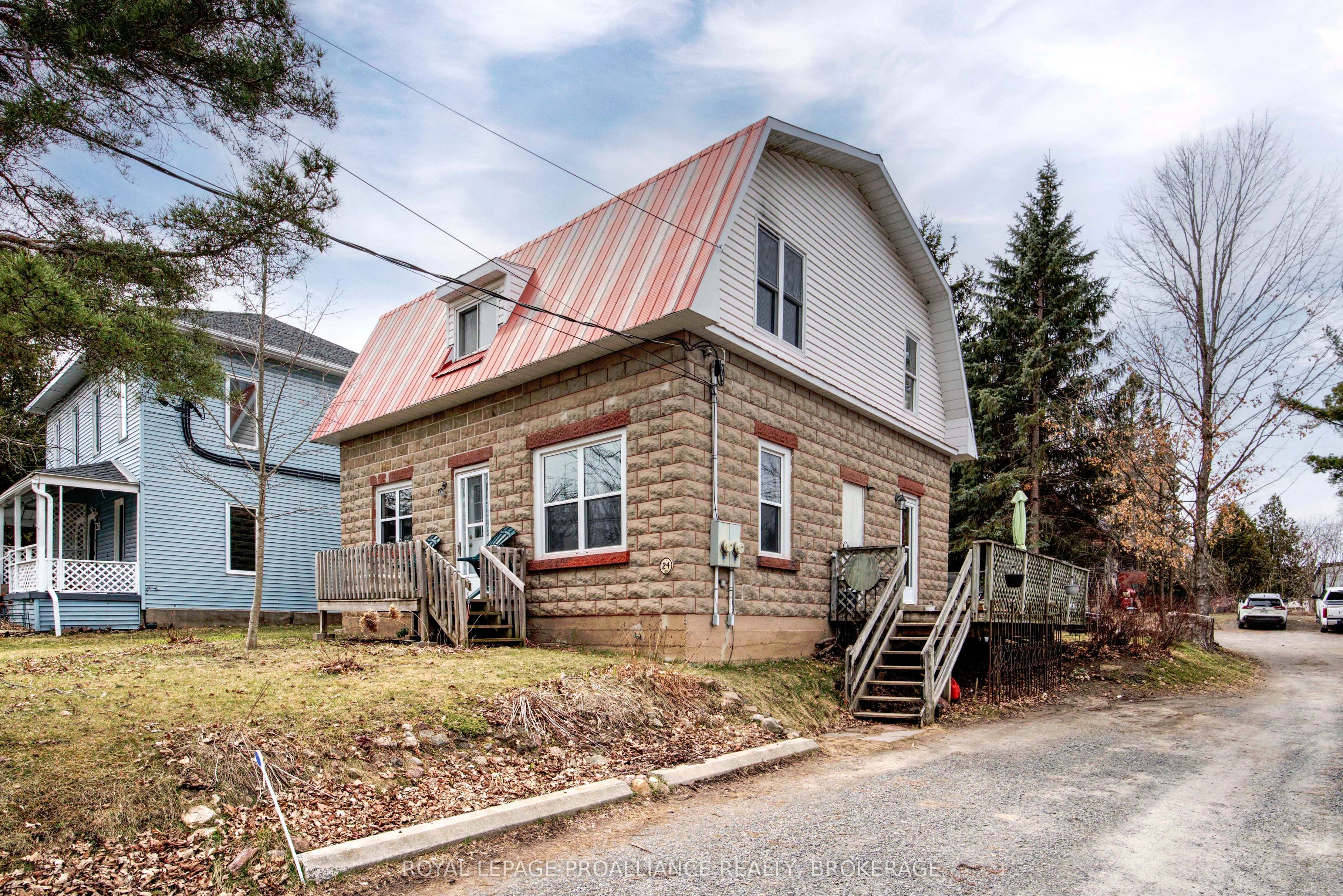 24 Rideau St Property Photo