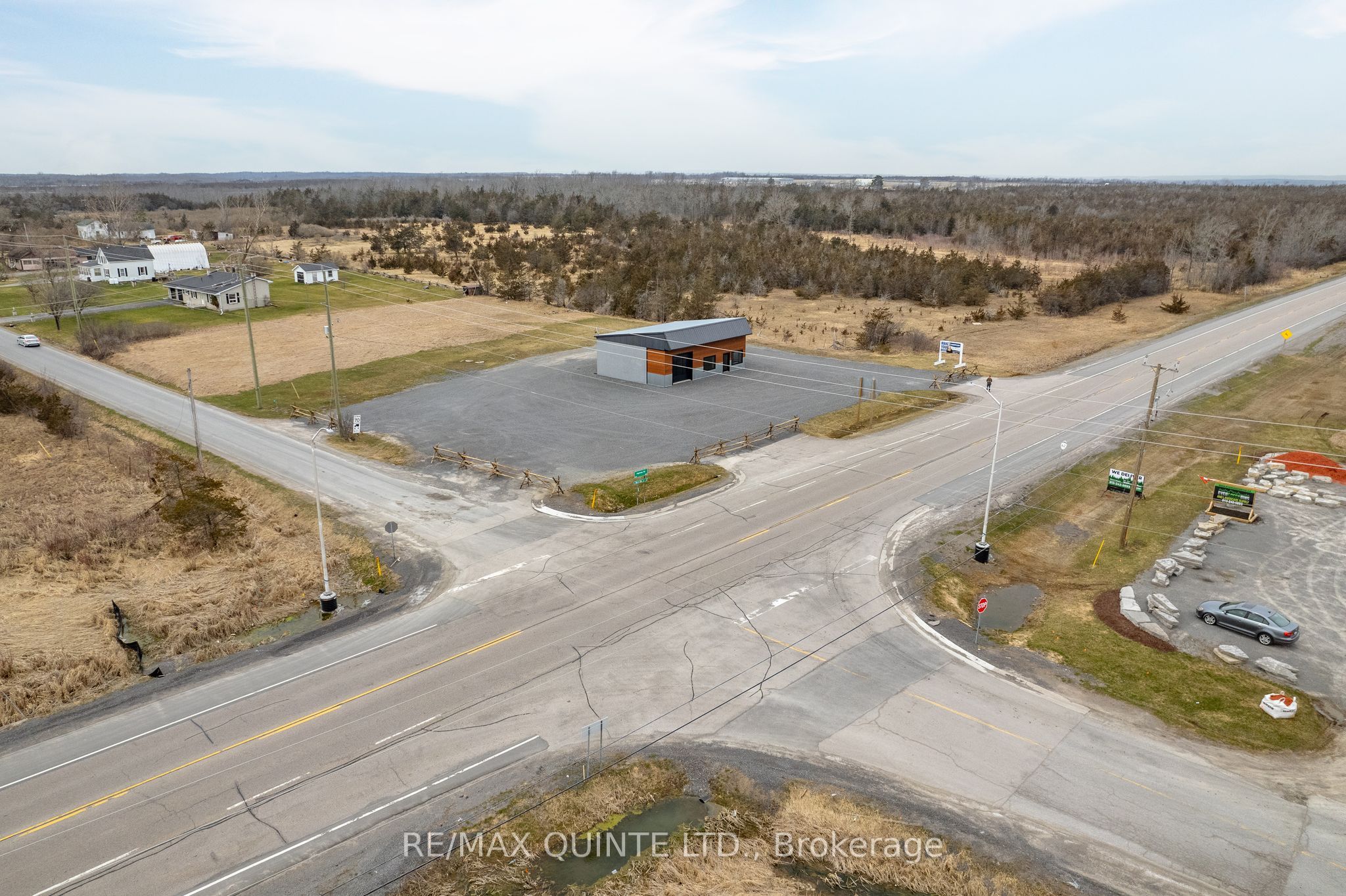 2925 Highway 62 Property Photo 10