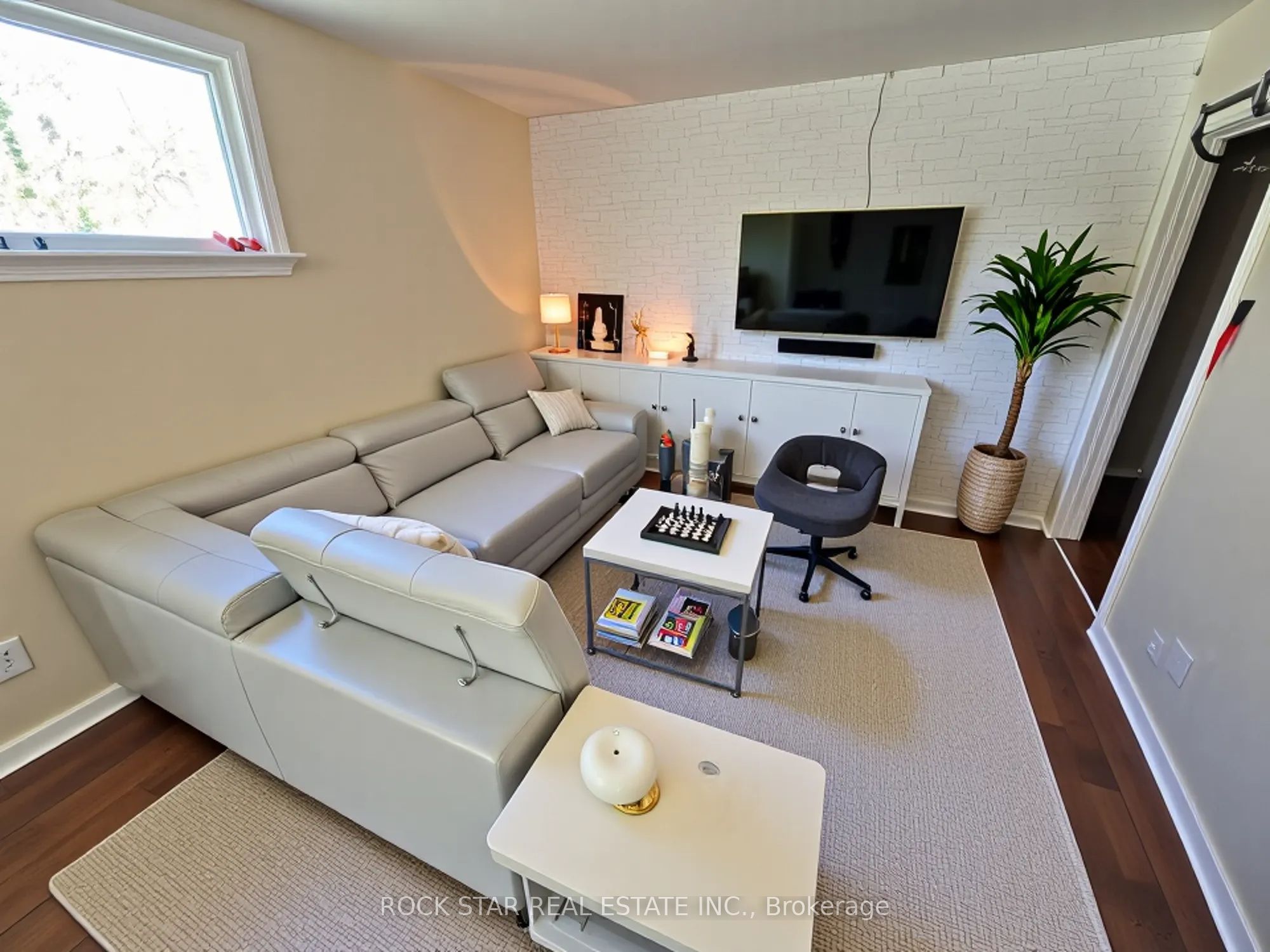 77 Blackfriars Street Property Photo 2