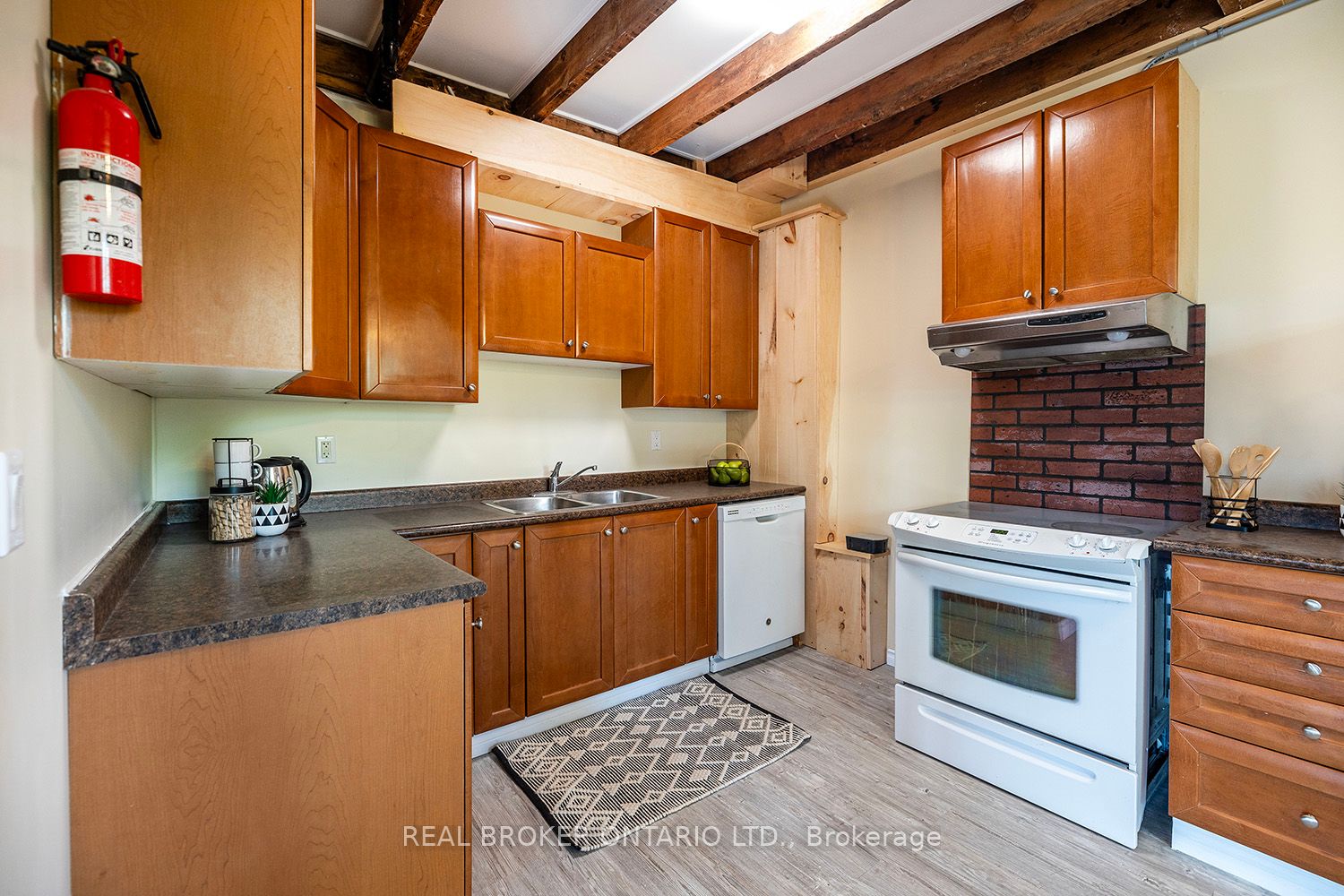 91 Division Street Property Photo 23