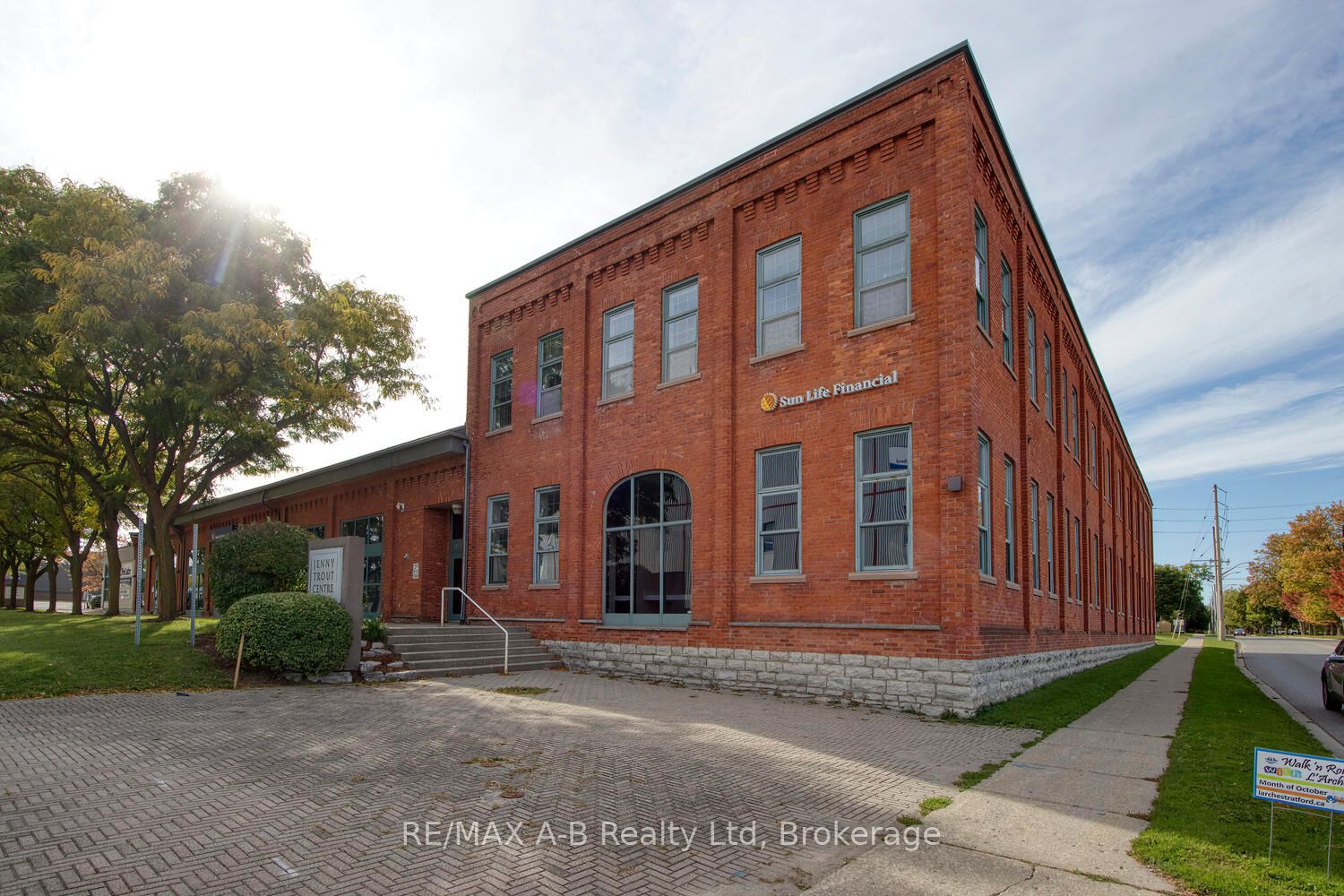 342 Erie St Property Photo 1