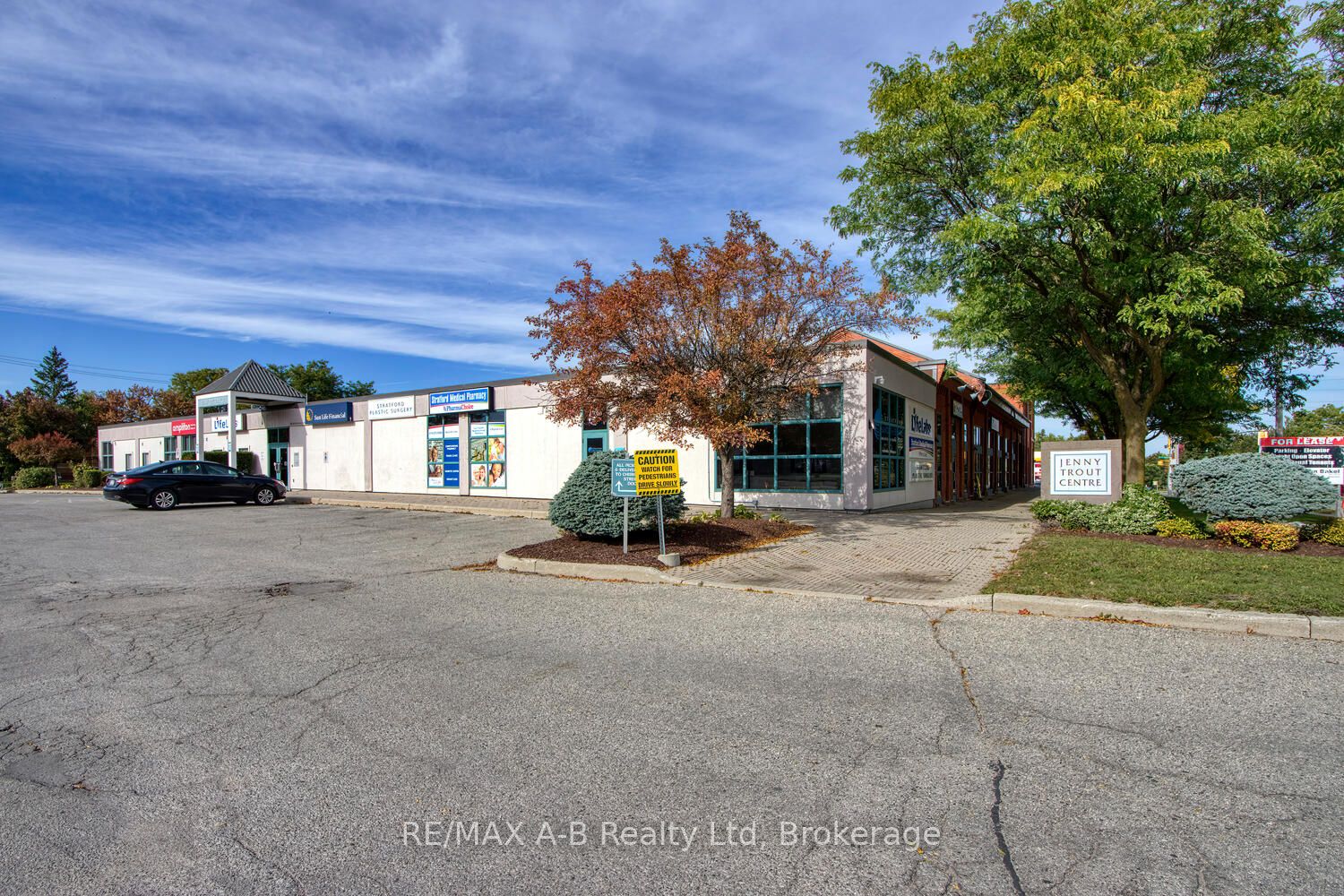 342 Erie St Property Photo 8