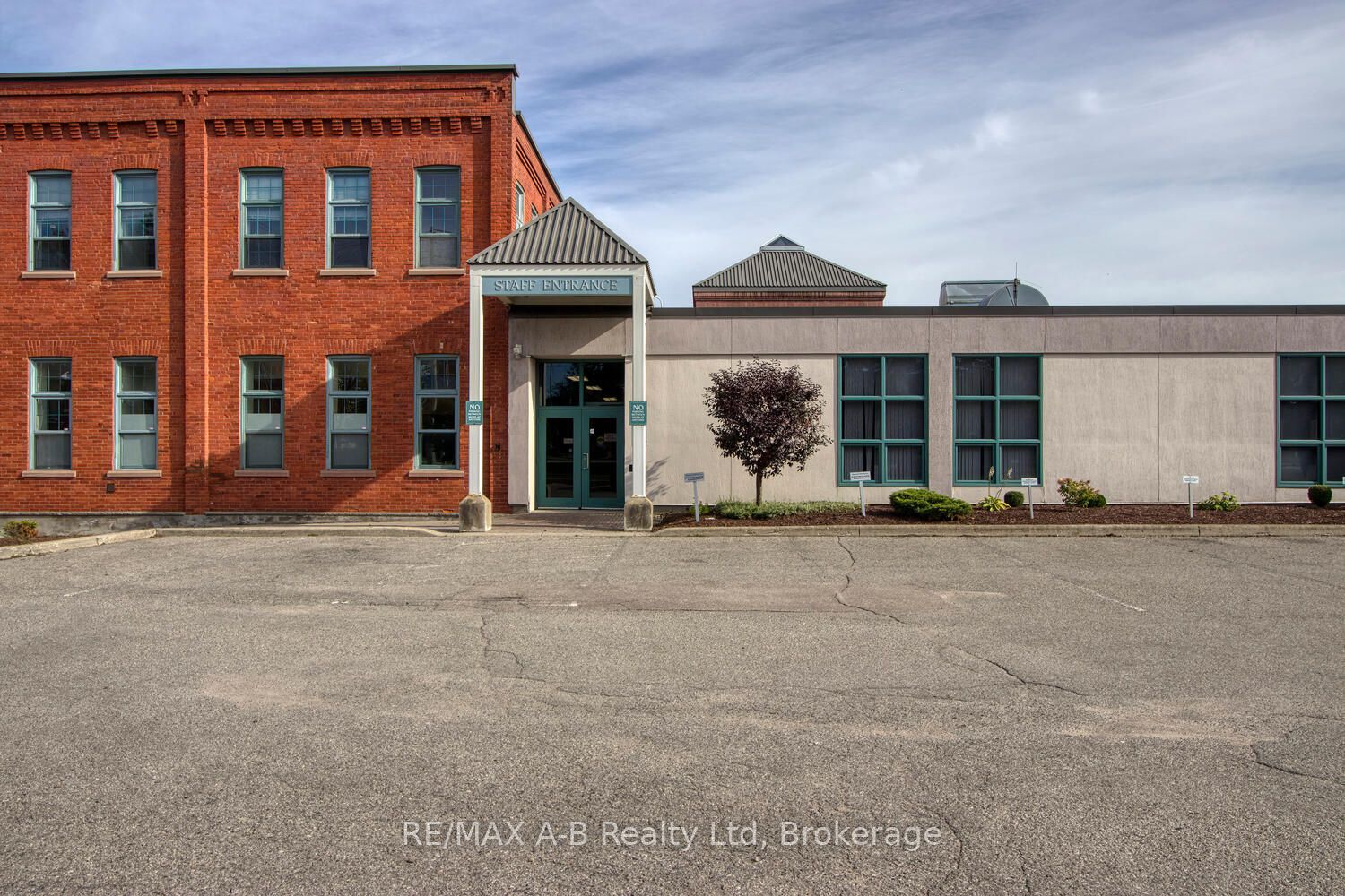 #202 - 342 Erie Street Property Photo 17