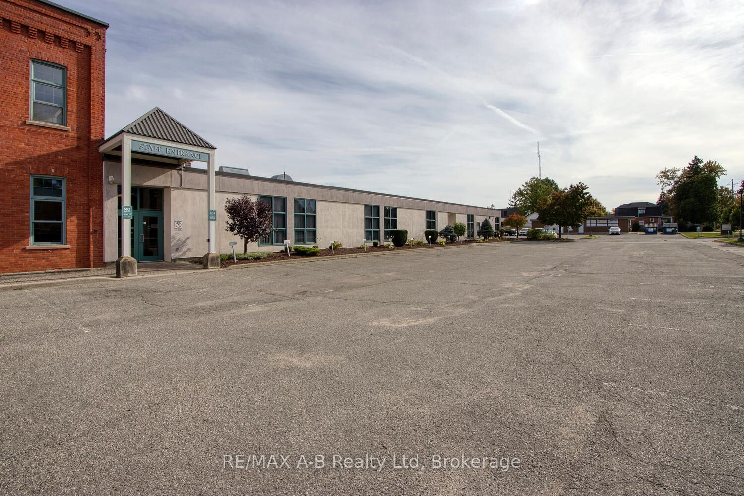 #202 - 342 Erie Street Property Photo 18