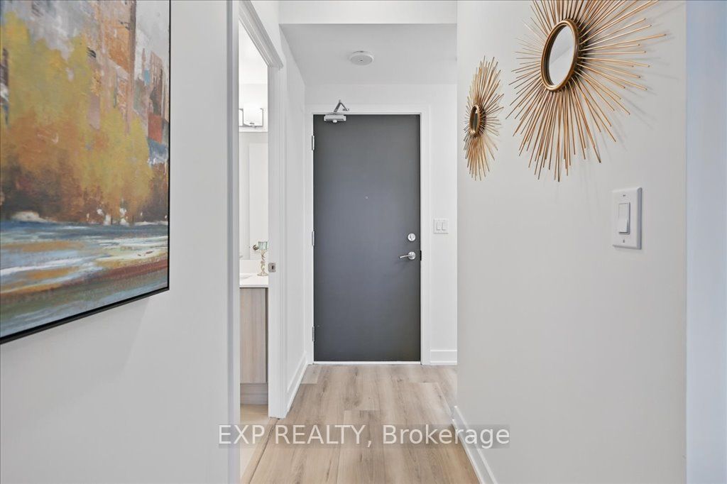 550 North Service Road 707 Property Photo 3