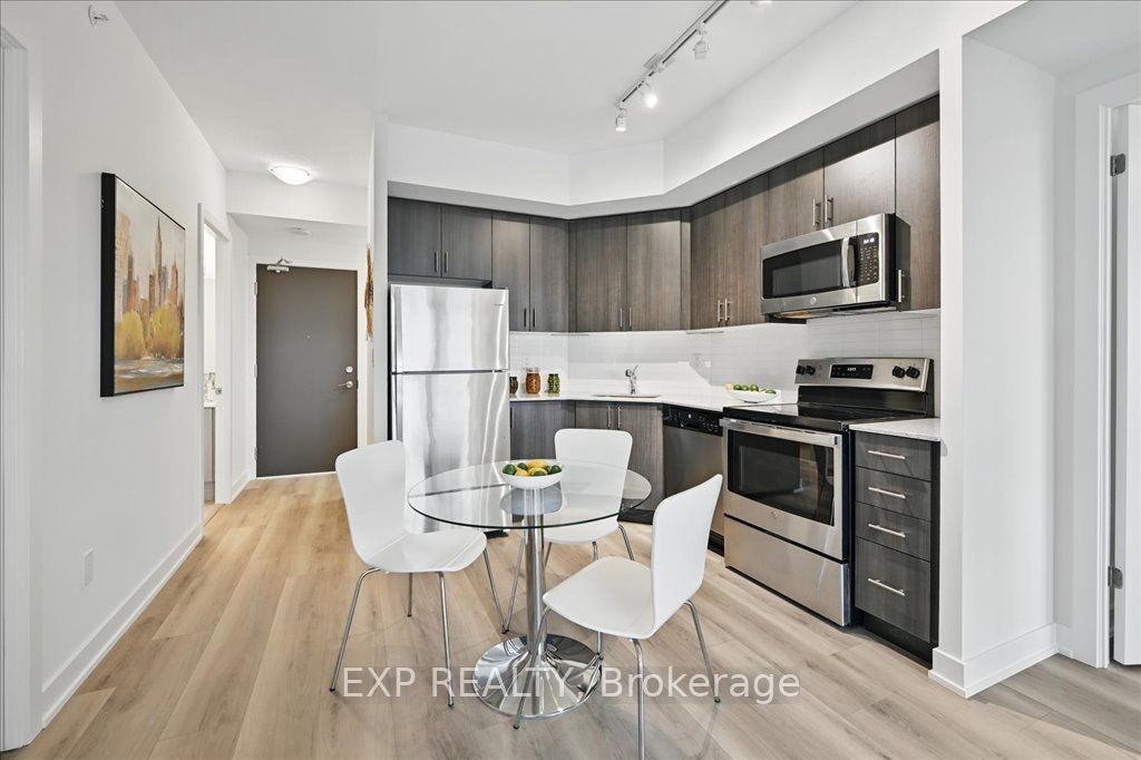 550 North Service Road 707 Property Photo 5