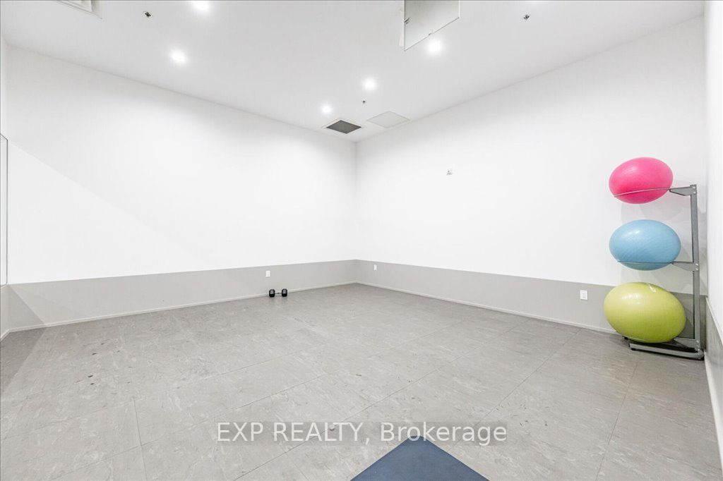 550 North Service Road 707 Property Photo 21