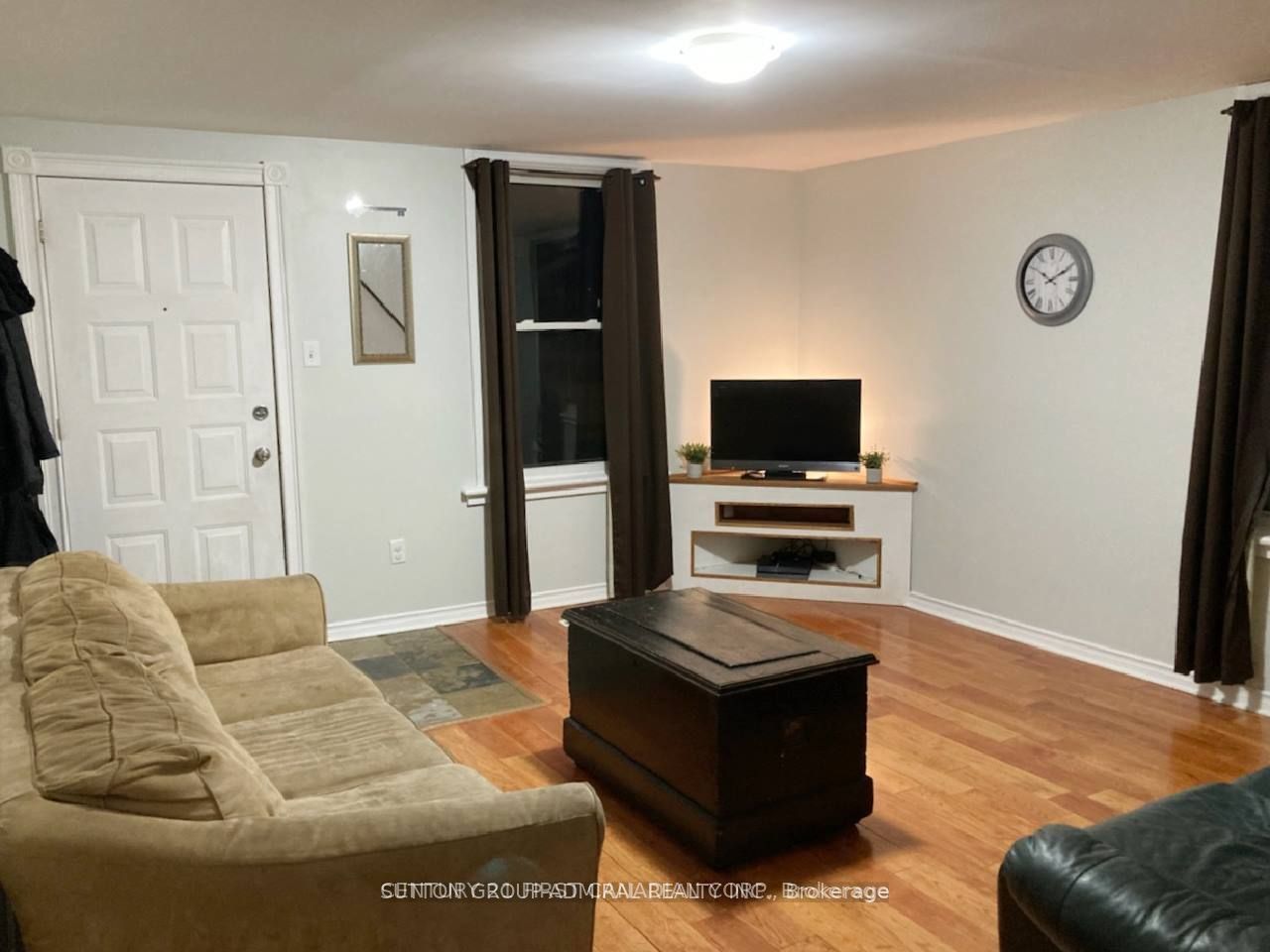 439 Burdick Place W Property Photo 4