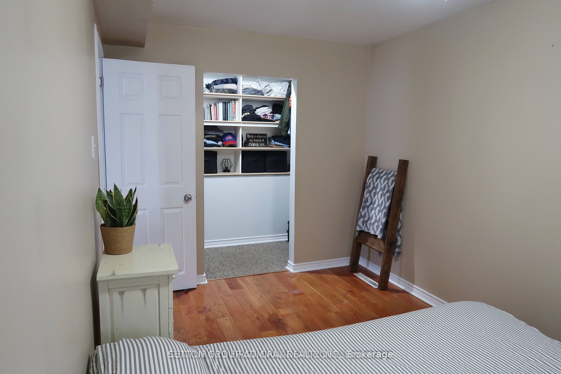 439 Burdick Place W Property Photo 7
