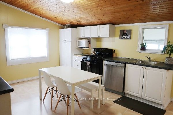 439 Burdick Place W Property Photo 8