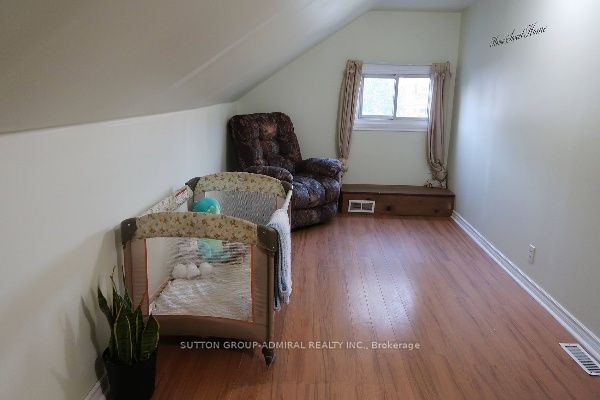 439 Burdick Place W Property Photo 14