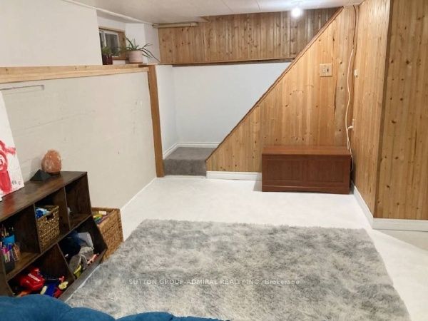 439 Burdick Place W Property Photo 16