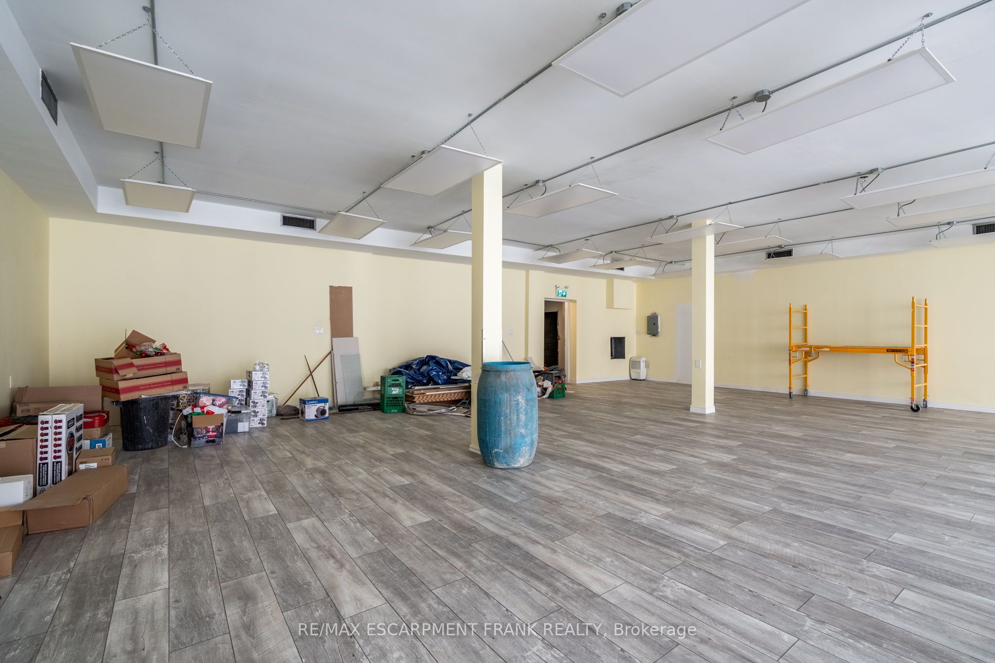 135 James St N Property Photo 11