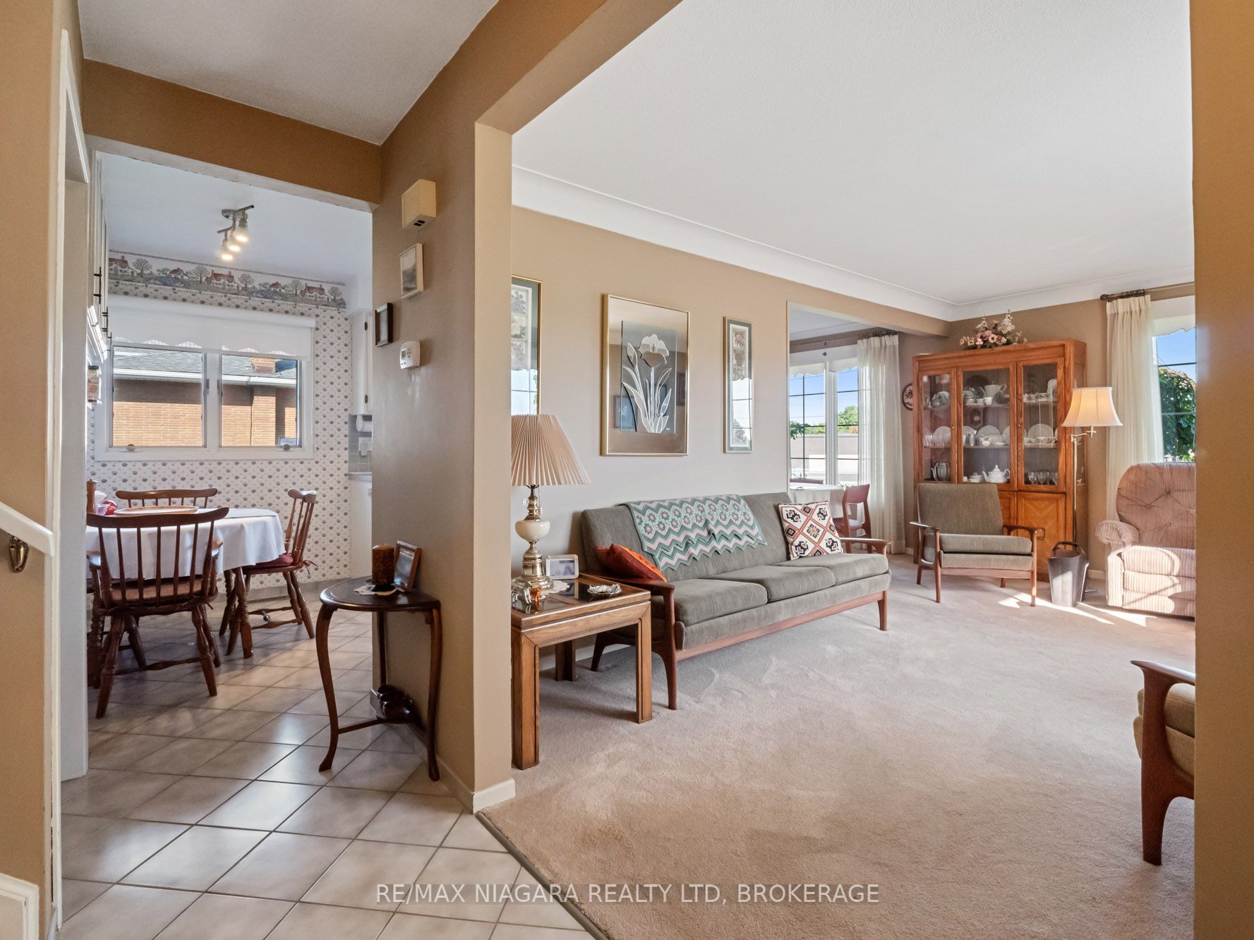 134 Champlain Drive N Property Photo 7