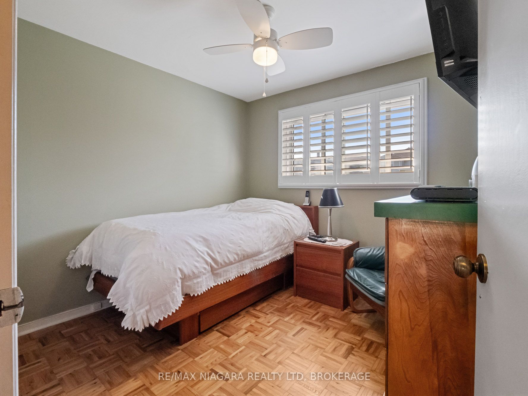134 Champlain Drive N Property Photo 16