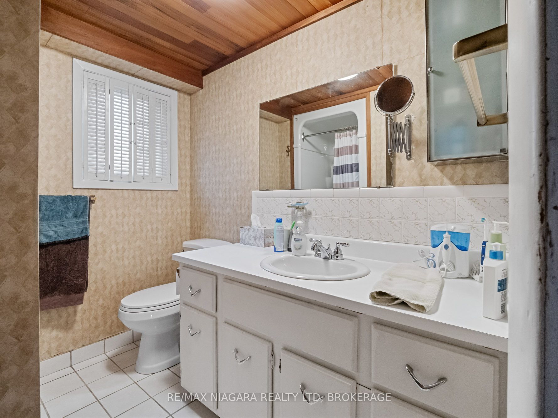134 Champlain Drive N Property Photo 19