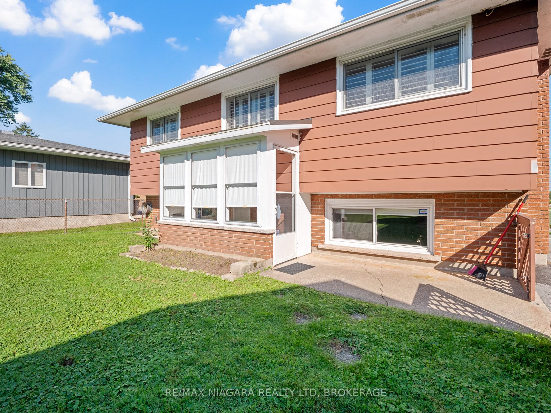 134 Champlain Drive N Property Photo 27